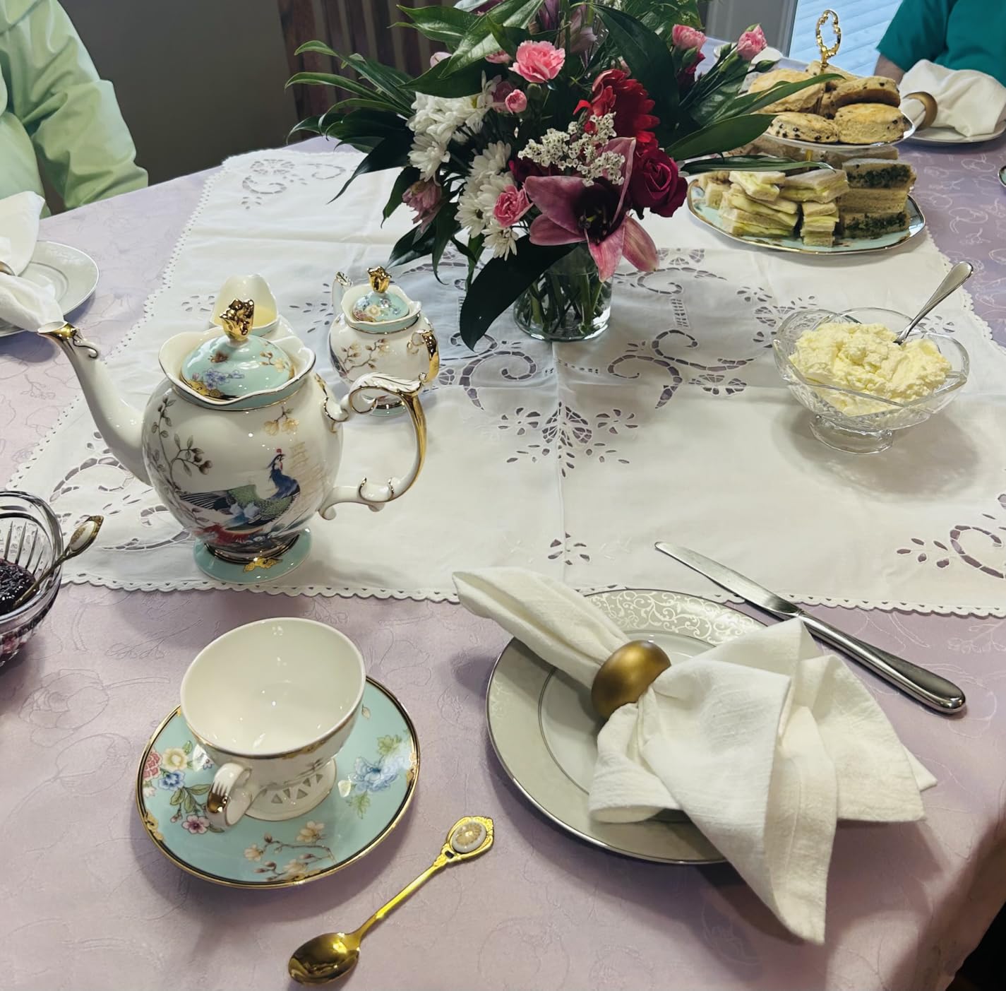 ACMLIFE Bone China Tea Set for Adults with Teapot, Porcelain Tea Party Sets 21-Piece Vintage Floral Fine Bone China Tea Set for 6, 24K Gold English Tea Sets for Women Tea Party for Gifts customer photo 1