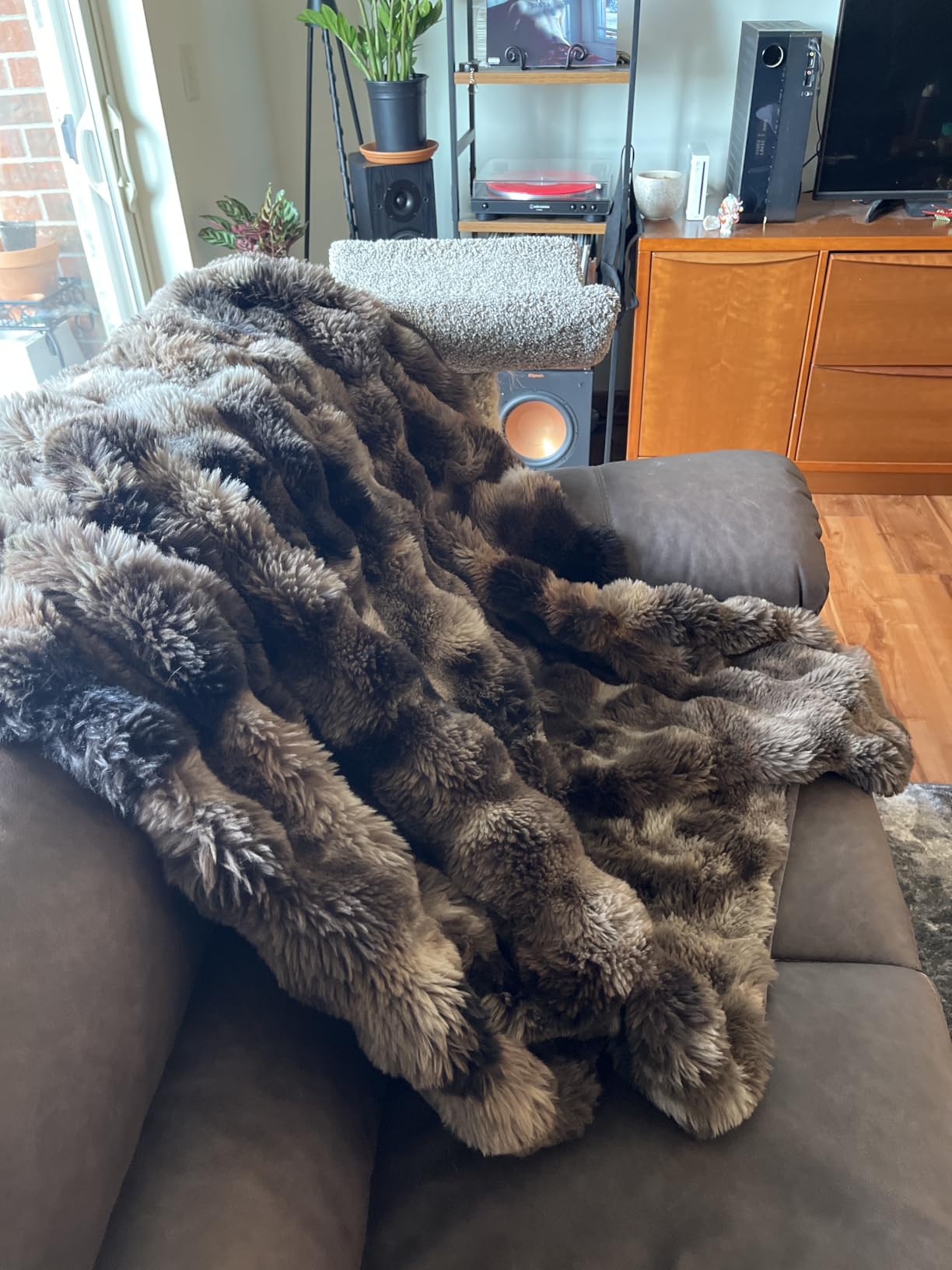 EverGrace Faux Rabbit Fur Bubble Throw Blanket, 60