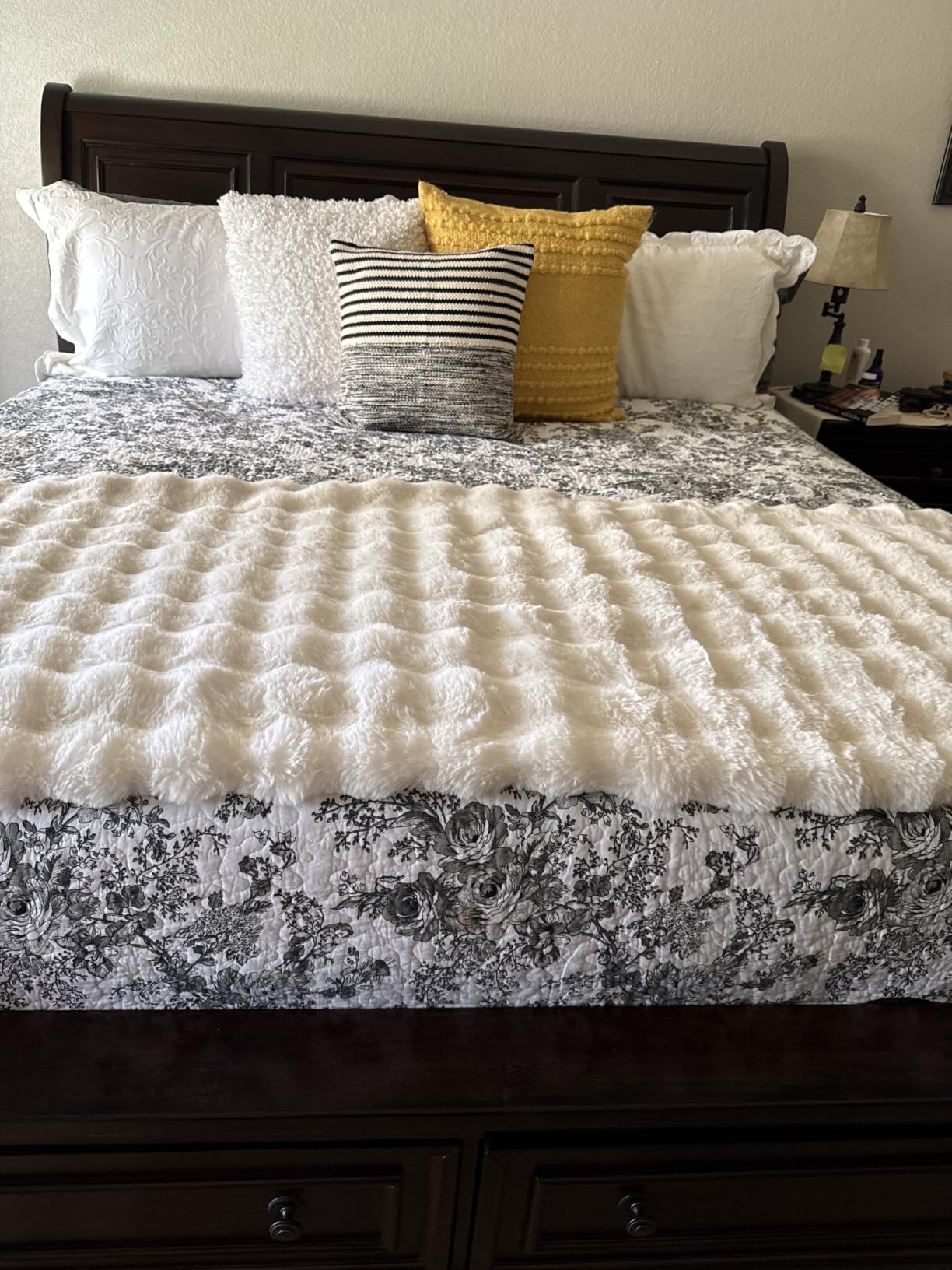 EverGrace Faux Rabbit Fur Bubble Throw Blanket, 60