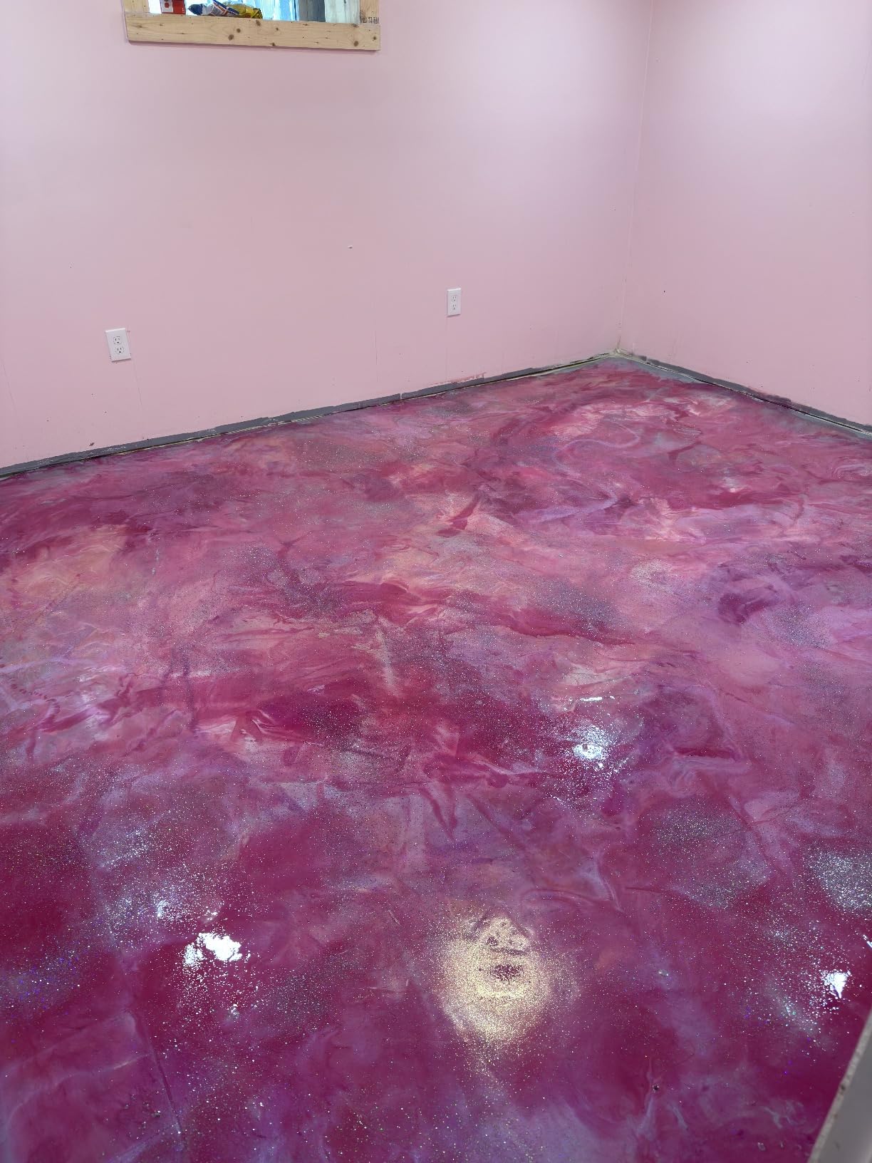 Clear Floor Epoxy Resin for Garages, Basements, Warehouses, Retail Stores and More | Highly Durable | Resistant to Scratches, Spills, and Stains | 1.5 Gallon Kit | 5.7 L customer photo 1