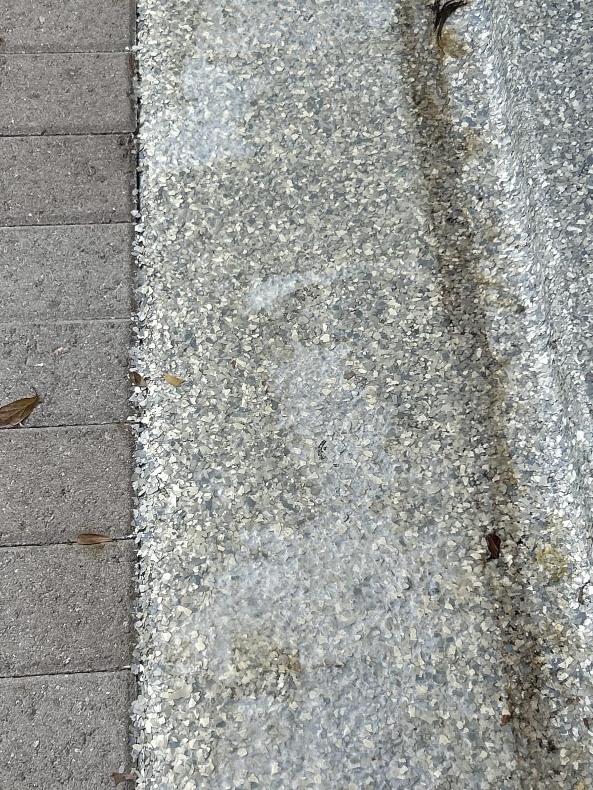 Clear Floor Epoxy Resin for Garages, Basements, Warehouses, Retail Stores and More | Highly Durable | Resistant to Scratches, Spills, and Stains | 1.5 Gallon Kit | 5.7 L customer photo 2
