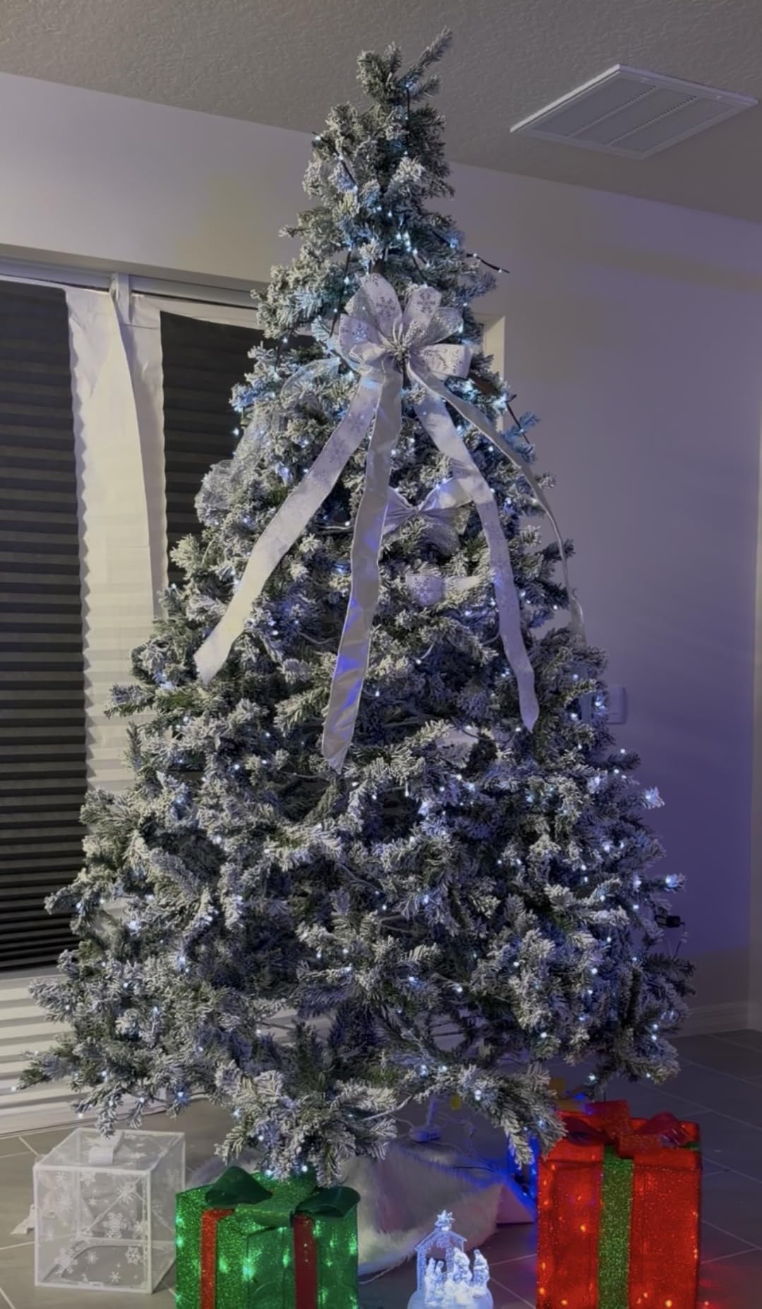 HikooLSS Christmas Tree Storage Bag 12 Ft Tall Tree Container Heavy Duty | Oxford Dual Mesh Pockets, Moistureproof, Extra Large Christmas Tree Box for Big Xmas Tree Wide Opening Red(65X23X27in) customer photo 1