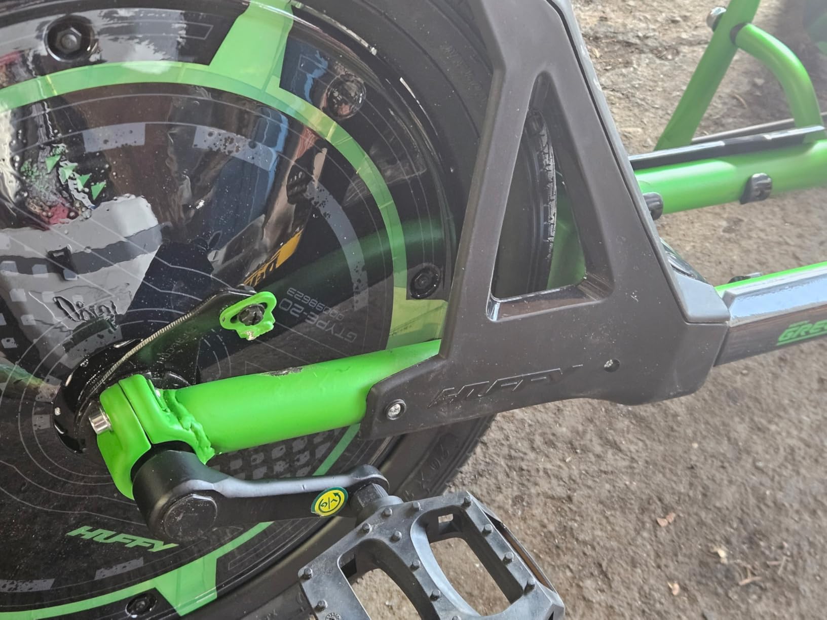 Huffy Green Machine 20 Inch Drift Trike, Adjustable Seat, Durable Steel Frame, Drift Trike for Kids Ages 8+, LED Light Accents, Coaster Brake, Green and Black customer photo 2
