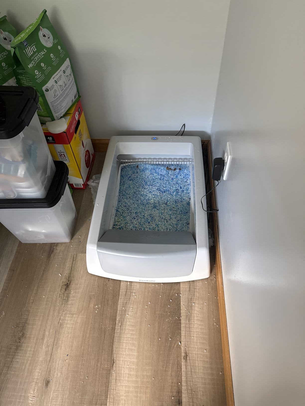 PetSafe ScoopFree Crystal Classic Self-Cleaning Litter Box, Gray | Hands-Free Automatic Cleaning, Advanced Odor Control, Easy Clean-up, Includes 1 Disposable Crystal Litter Tray customer photo 1