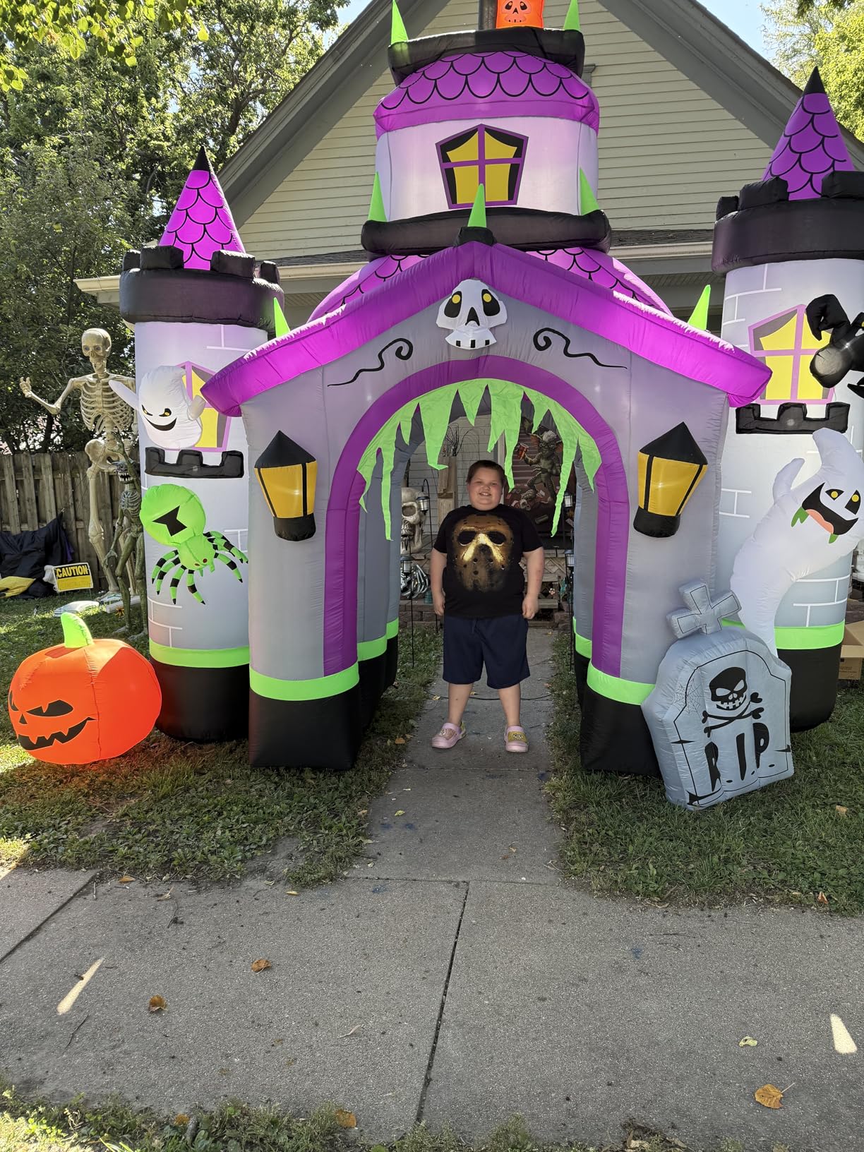 ZPISF Halloween Inflatables Giant 12.5 FT Haunted House Castle Archway Outdoor Decorations, Large Halloween Arch Blow Up Yard Decorations for Front Lawn Garden Decor customer photo 2