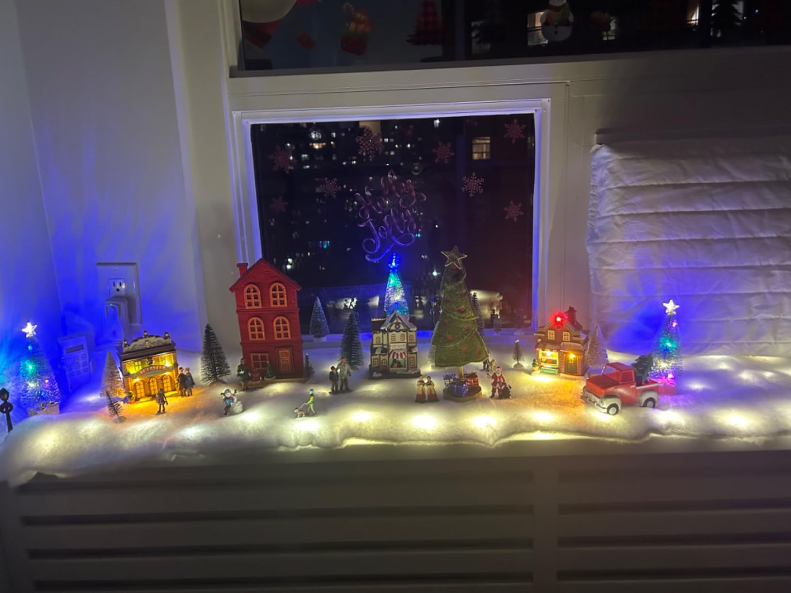 Valery Madelyn Pre-Lit Christmas Village Set House Decoration, Battery Operated Christmas Figurine Accessories Town Building Collection for Holiday Xmas DIY Tabletop (17 PCS) customer photo 1