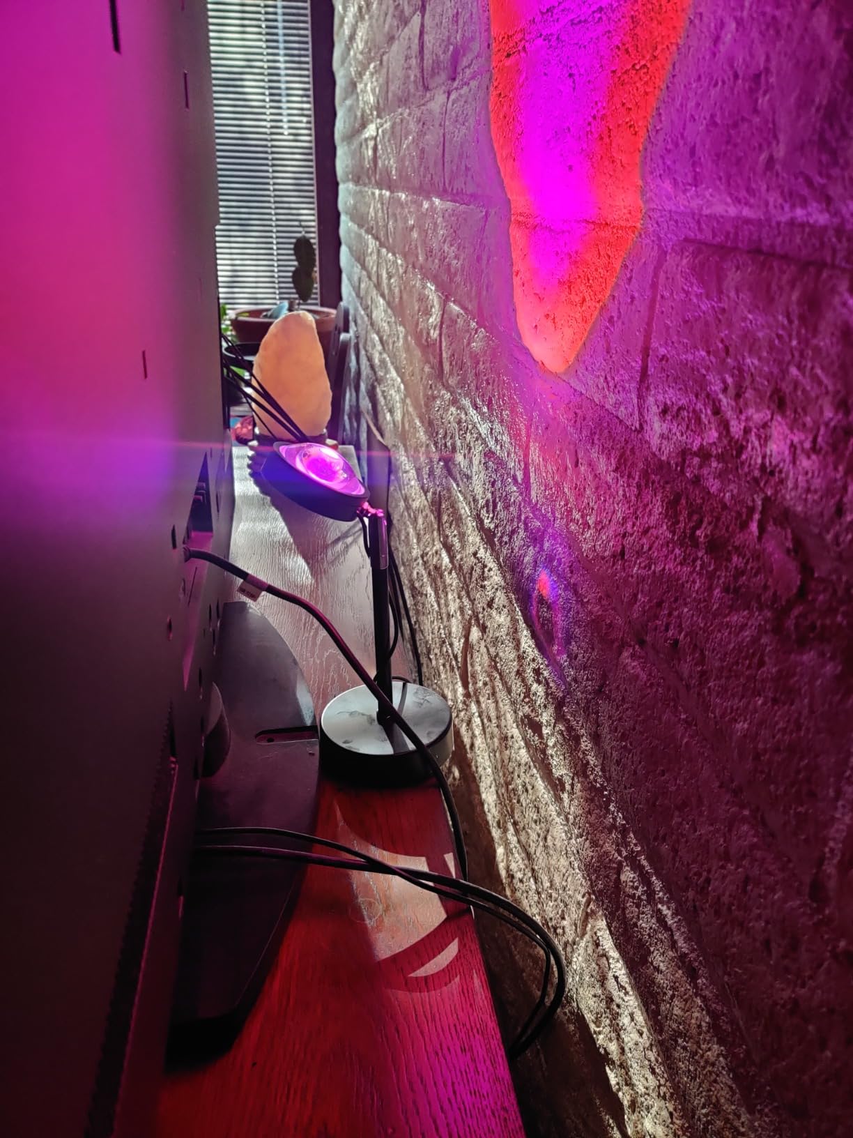 Spacenight Sunset Lamp Projector Multi-Color Multi-Mode, Dimmable, Timing, Music Rhythm, Sunset Background Wonderful Visual Impact, USB Plug and Play (Remote & APP) customer photo 1