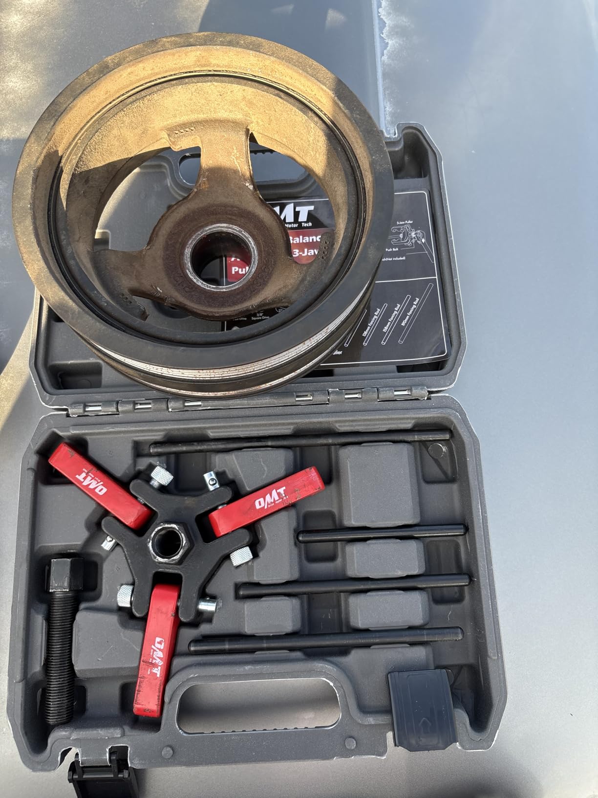 OMT Harmonic Balancer Puller Kit for Removing Harmonic Dampers & Balancers | Adjustable 3-Jaw Puller Pulley Puller Set Compatible with Chevy GM Chrysler Cadillac Ford, Red customer photo 1