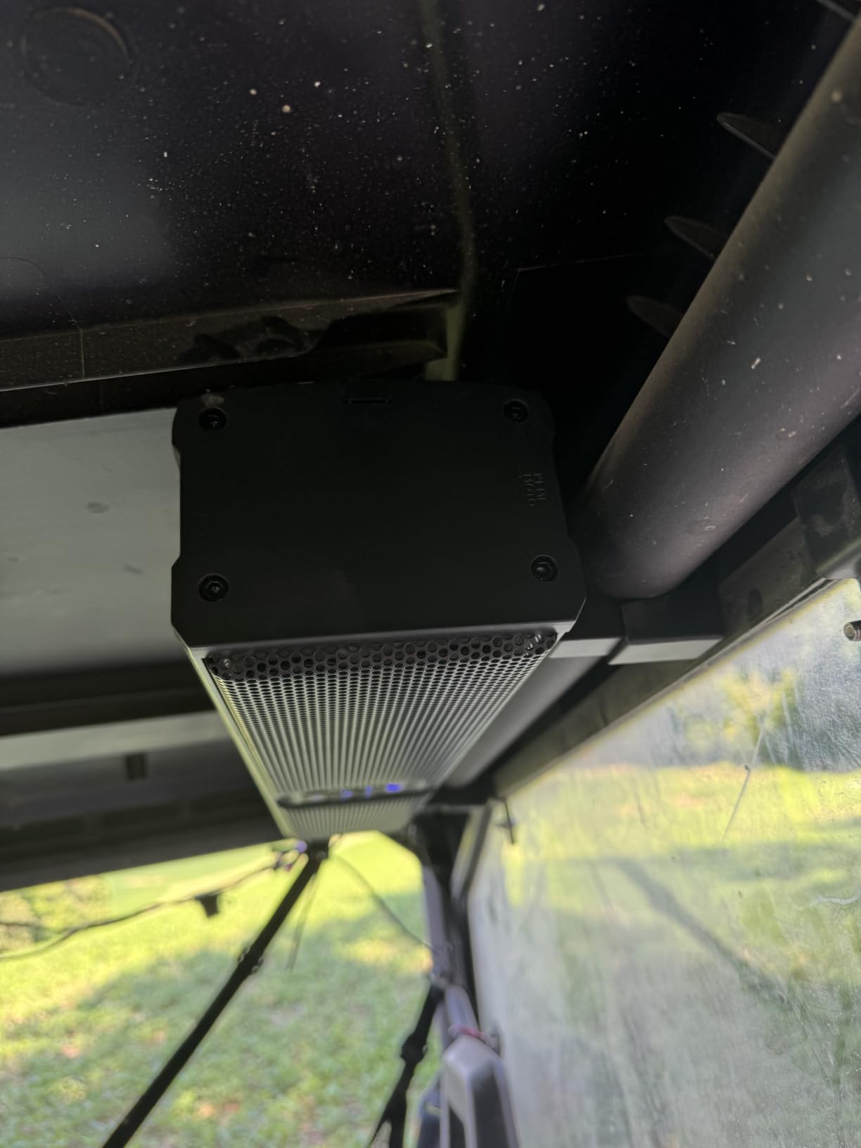 KEMIMOTO 6-Speaker Metal UTV Sound Bar Compatible with RZR Can-Am Golf ATV | 25-inch, IP65 Water Resistant, Fits 1.25-2 inch Roll Bar, Clear Audio SxS Soundbar customer photo 1