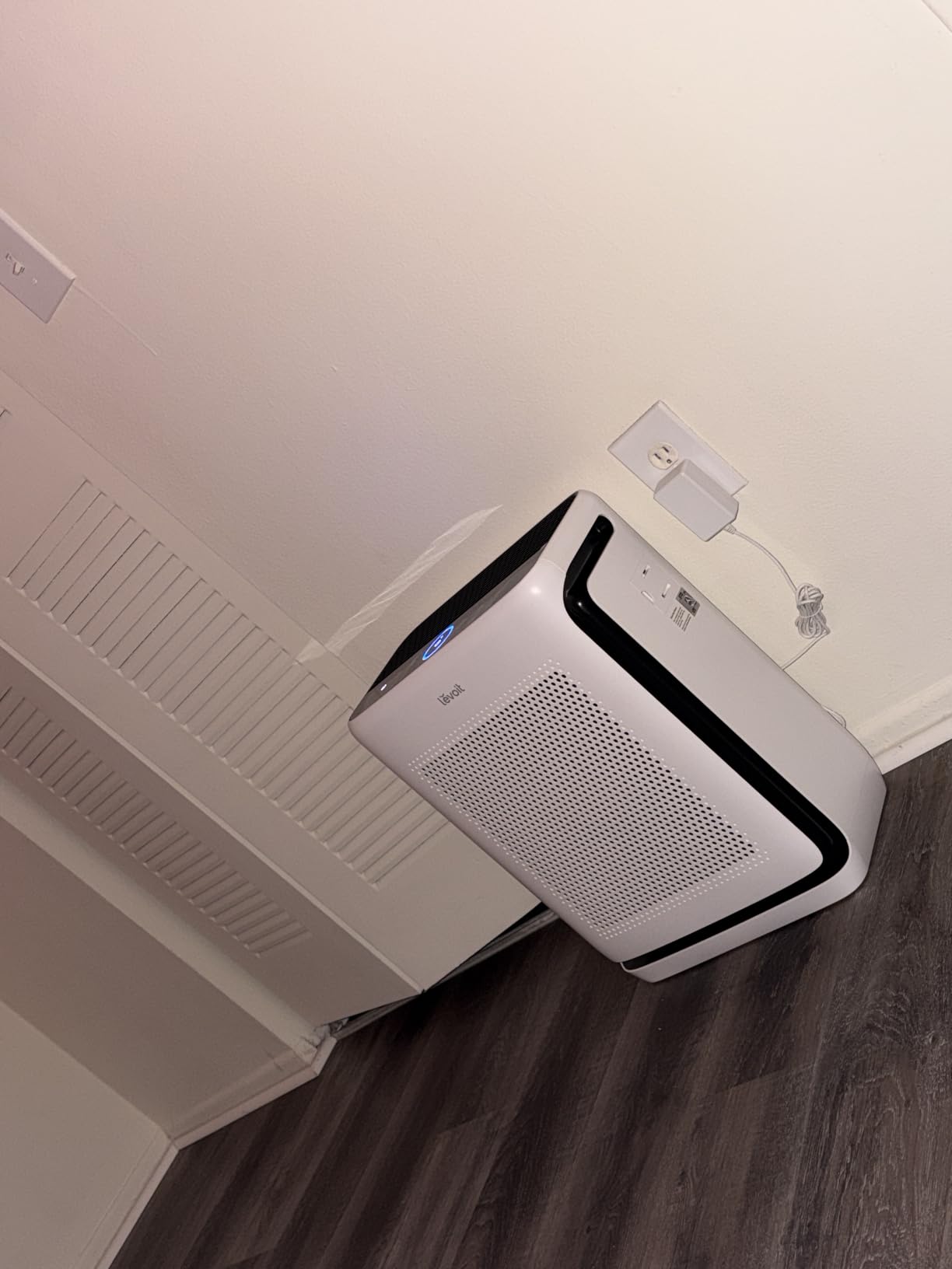 LEVOIT Air Purifiers for Home Large Room Up to 1875 Ft² with Washable Pre-Filter, AHAM VERIFIDE, Air Quality Monitor, HEPA Sleep Mode for Allergies, Pet Hair in Bedroom, Vital 200S-P, Black customer photo 1