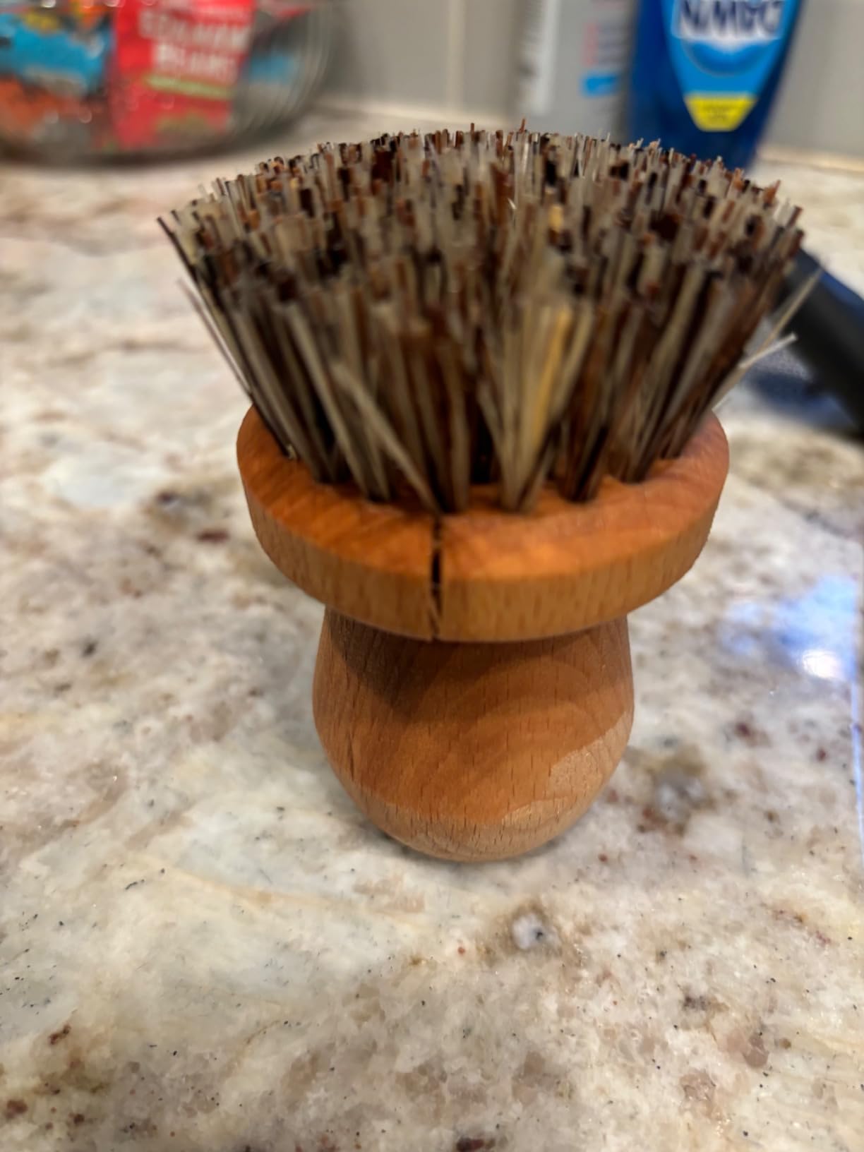 Field Company Cast Iron Care Kit - Chain Mail Scrubber, Natural Fiber Brush & Seasoning Oil for Cleaning & Conditioning Cast Iron customer photo 1