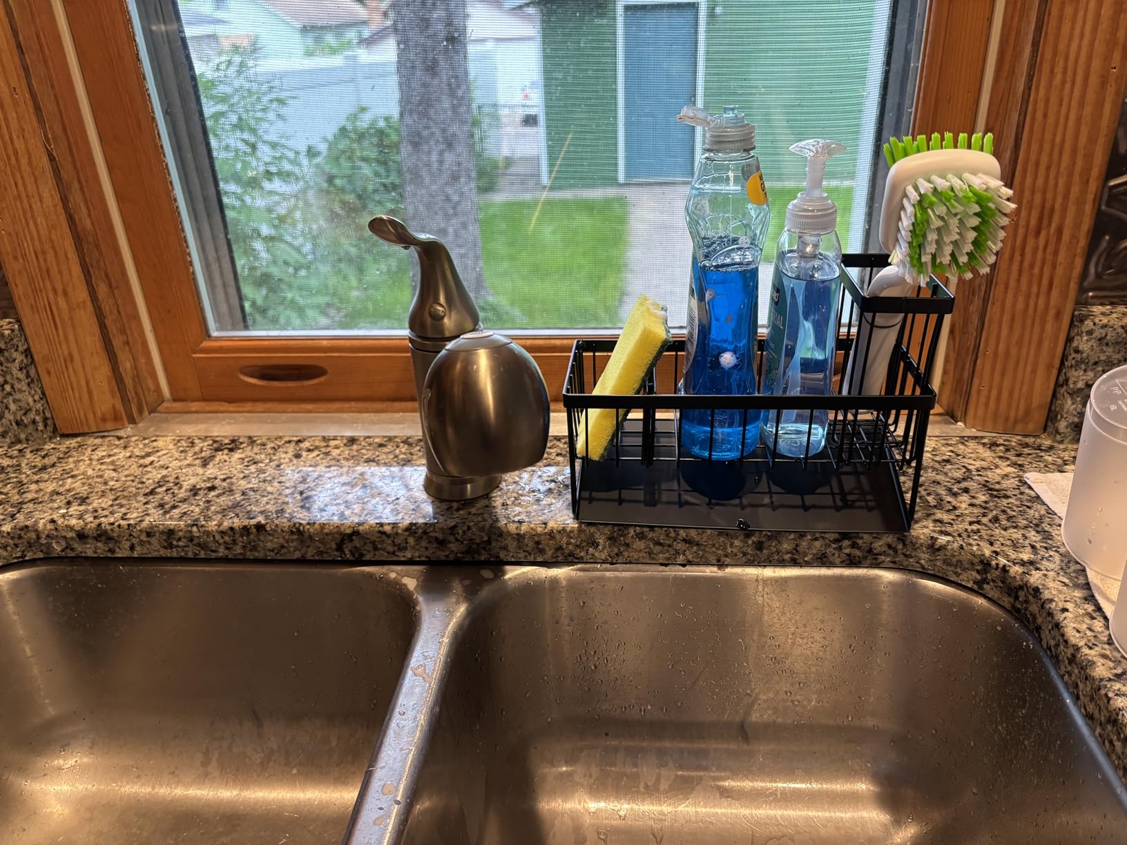 Cisily Sink Caddy Sponge Holder for Kitchen with Brush Holder and Stainless Steel Self Drain Tray, Rustproof Kitchen Sink Organizer for Sponge, Soap Dispenser Storage Accessories customer photo 2