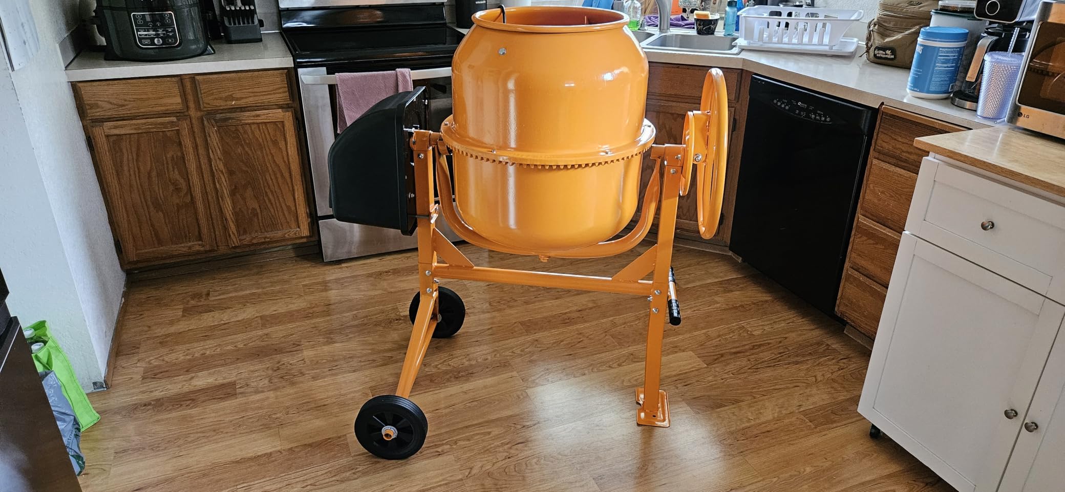 Fenbeli Electric Concrete Mixer, 5 Cu Ft. Cement Mixer, 1/2 HP Portable Cement Concrete Mixer with 550W Motor & 7-inch Wheels, Power Cement Mixing Tools for Mortar, Stucco, Seeds, Feed (Yellow, 140L) customer photo 2