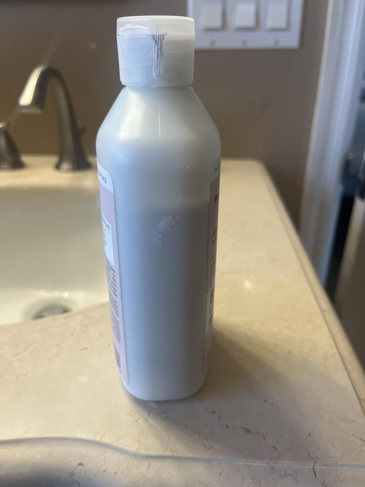 MRS. MEYER'S CLEAN DAY Baking Soda Cream Cleaner, Apple Blossom, 16 fl oz | Freshens Kitchen, Removes Soap Scum and Grease, For Use on Sinks, Stovetops, Pots, & Pans customer photo 2