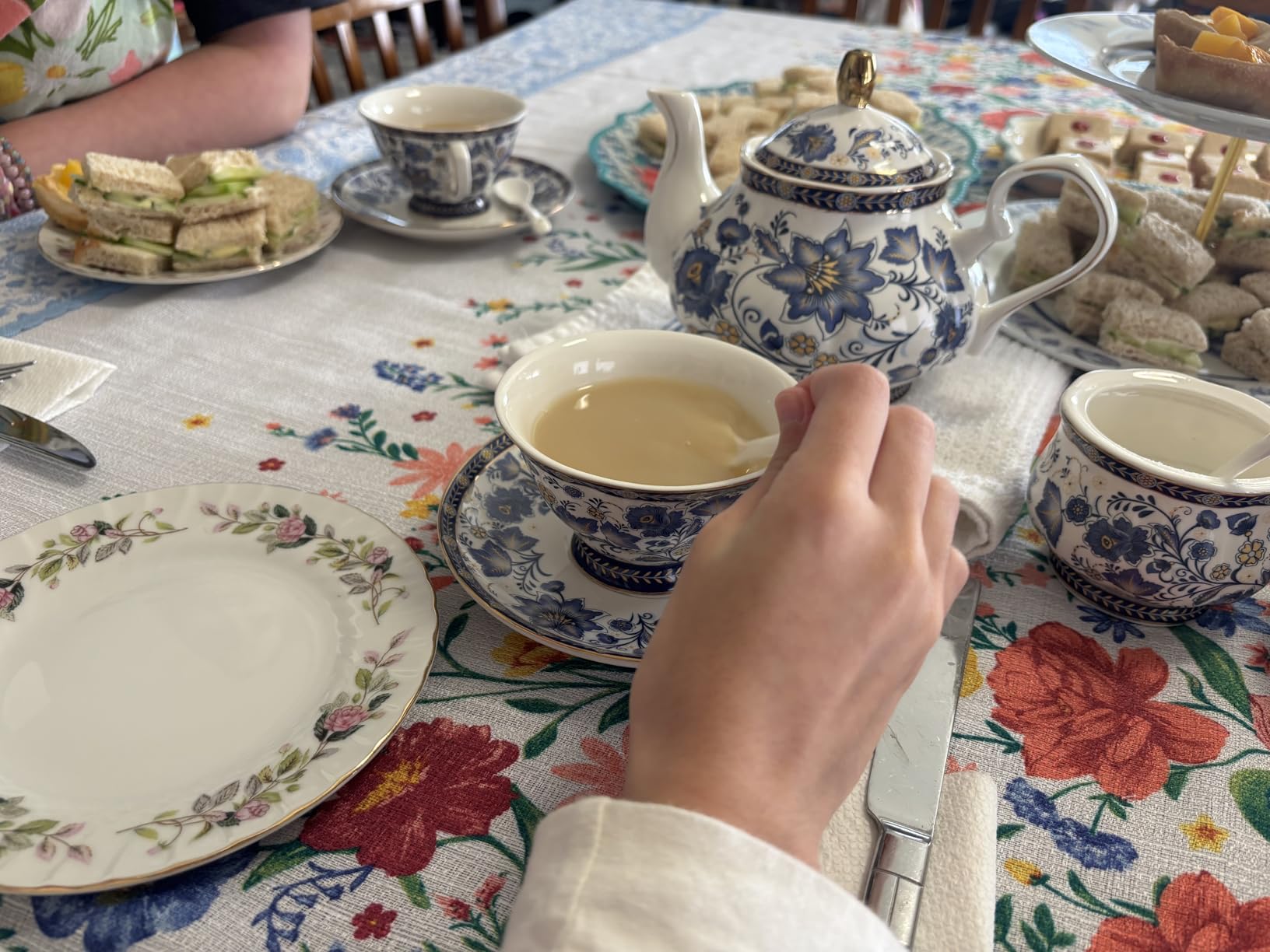 fanquare Porcelain Tea Sets, Blue British Coffee Cups & Saucer Service for 6, with Teapot, Sugar Bowl, Creamer Pitcher and Golden Metal Rack customer photo 2