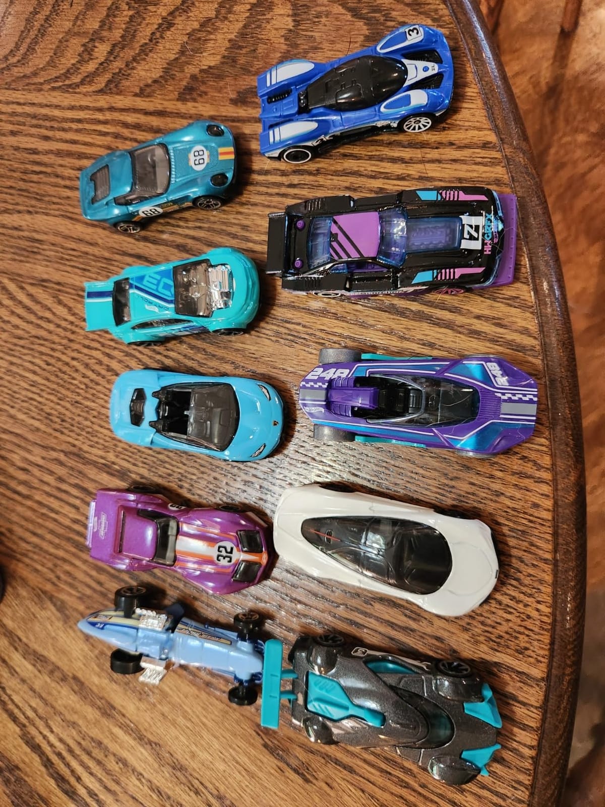 Hot Wheels 10-Pack of Toy Race Cars (Styles May Vary) | Set of 10 1:64 Scale Vehicles, Includes Hot Wheels Originals & Officially Licensed Cars (Amazon Exclusive) customer photo 1