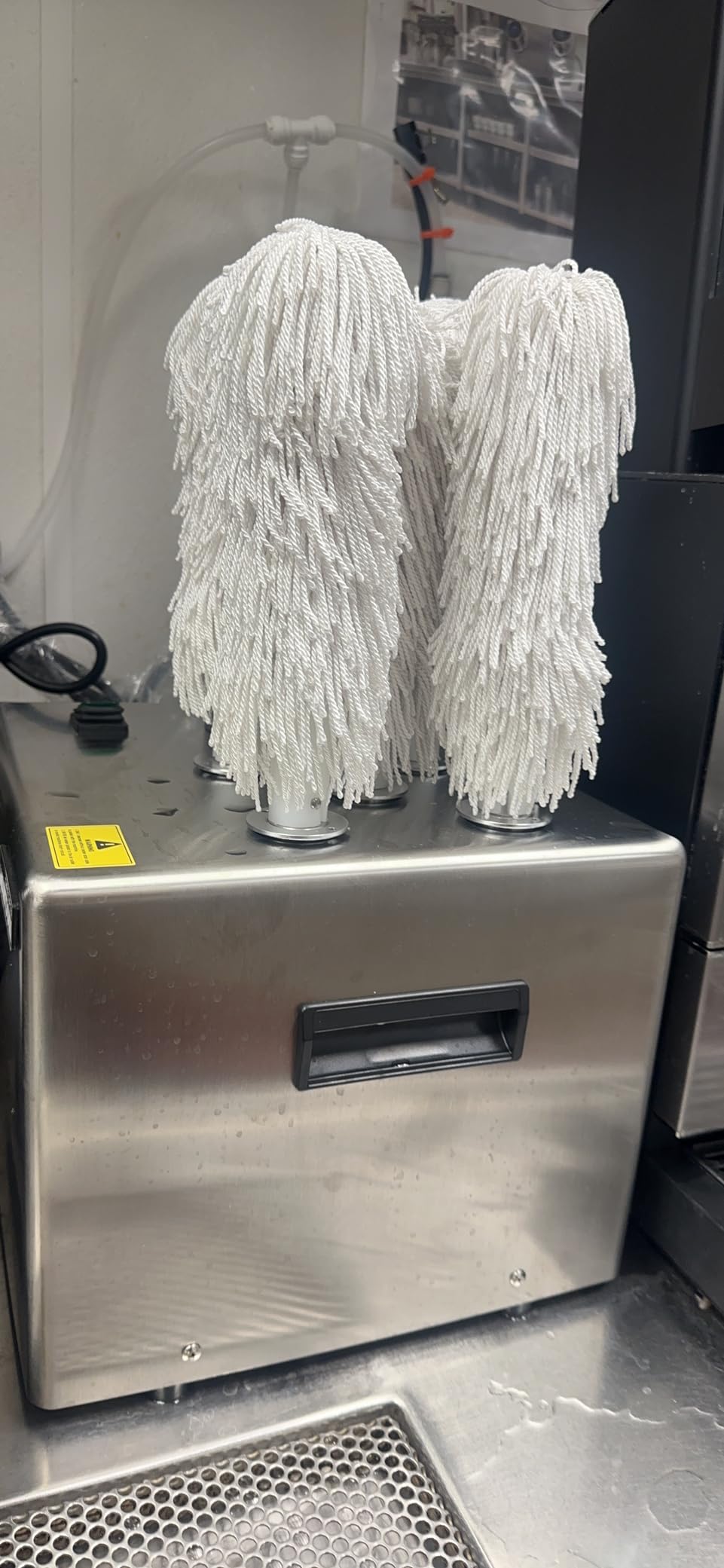 WantJoin Commercial Wine Glass Polisher Machine, 330 Cups/Hour 1300W Automatic Dryer with 3 Brushes, 304 Stainless Steel & Soft Cotton Brushes for Bar Restaurant Kitchen customer photo 1