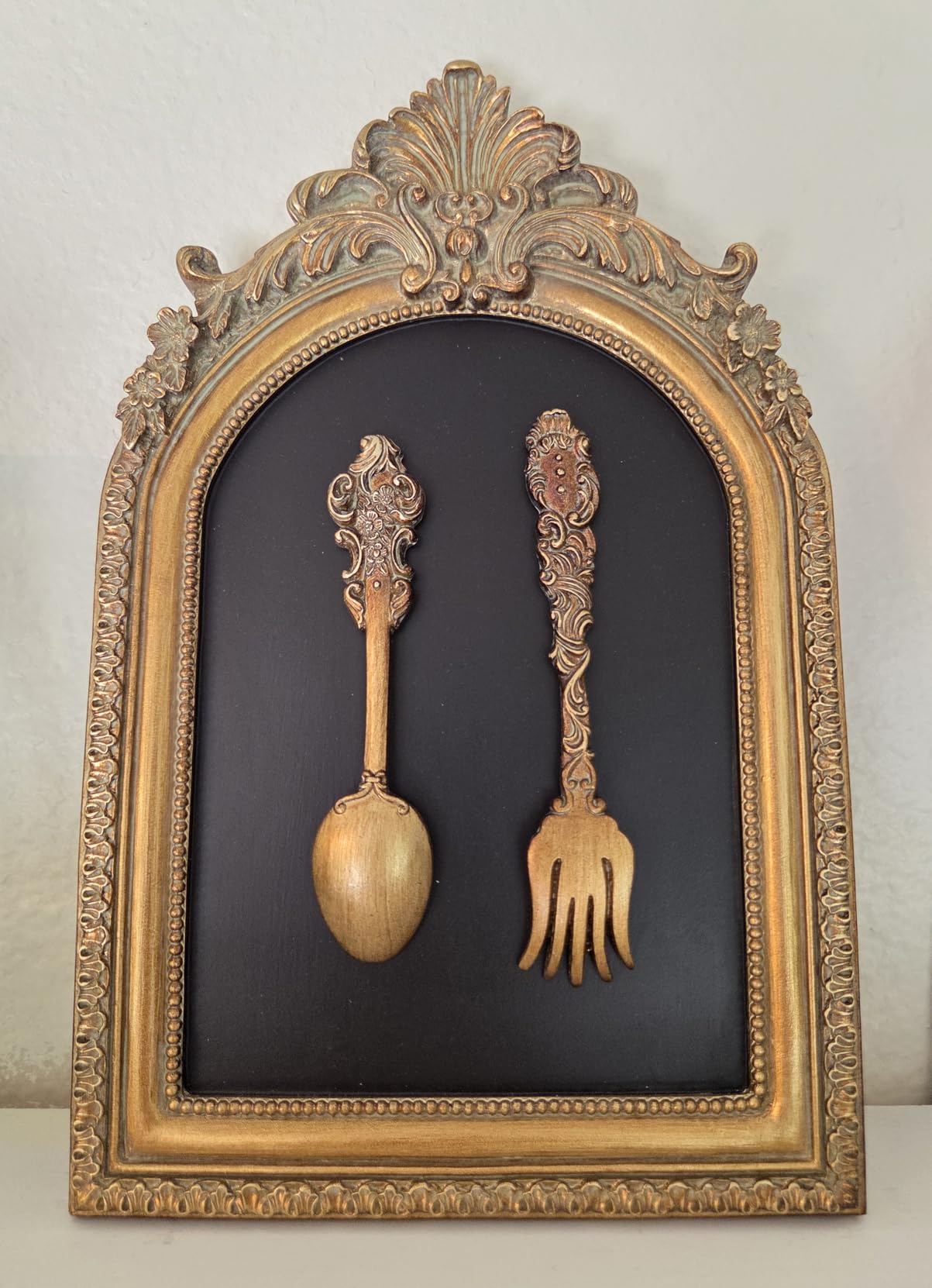 S-MANTIS Vintage Wall Sculpture, Antique Pediment, Embossed Spoon and Fork Design, Arched Aesthetic Room Decor customer photo 1