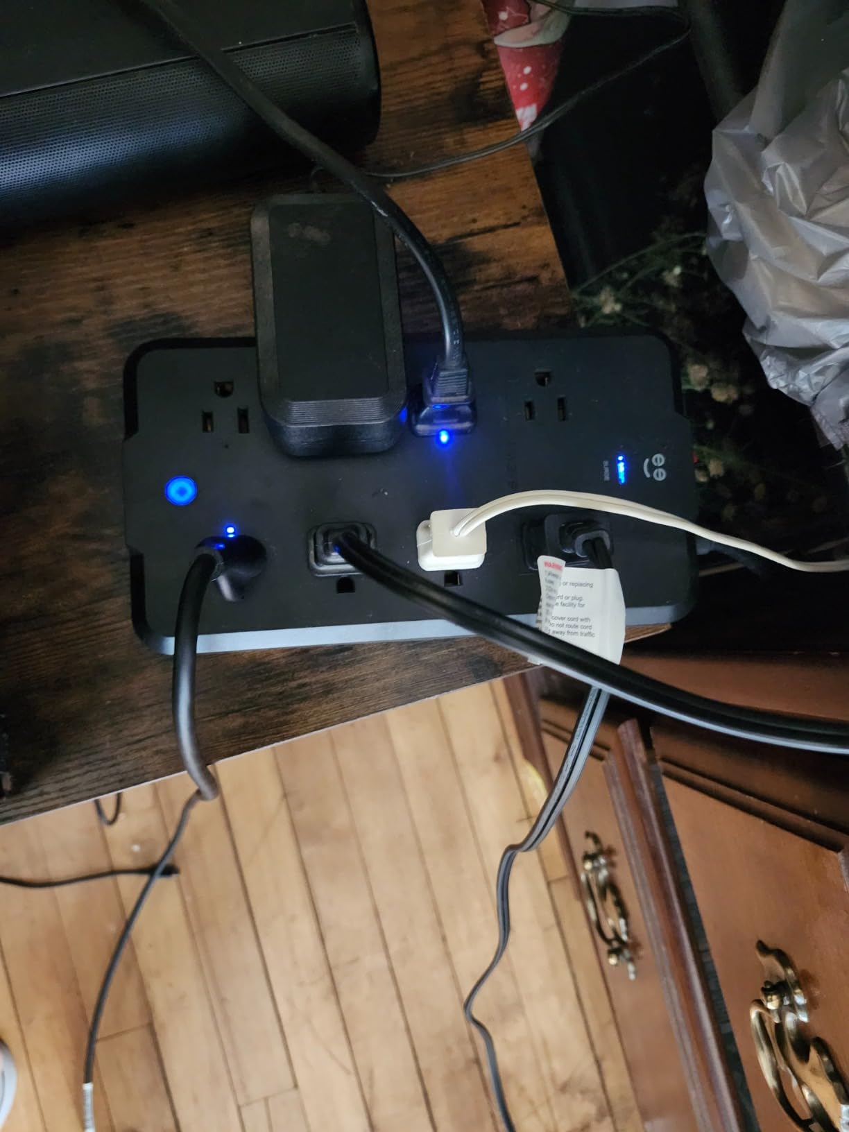 Geeni Surge Ultra Smart 8-Outlet Surge Protector, No Hub, 6 ft. Cord, Black | 6 smart outlets, 2 always-on outlets, Wi-Fi & voice control, 1200 joules protection customer photo 1