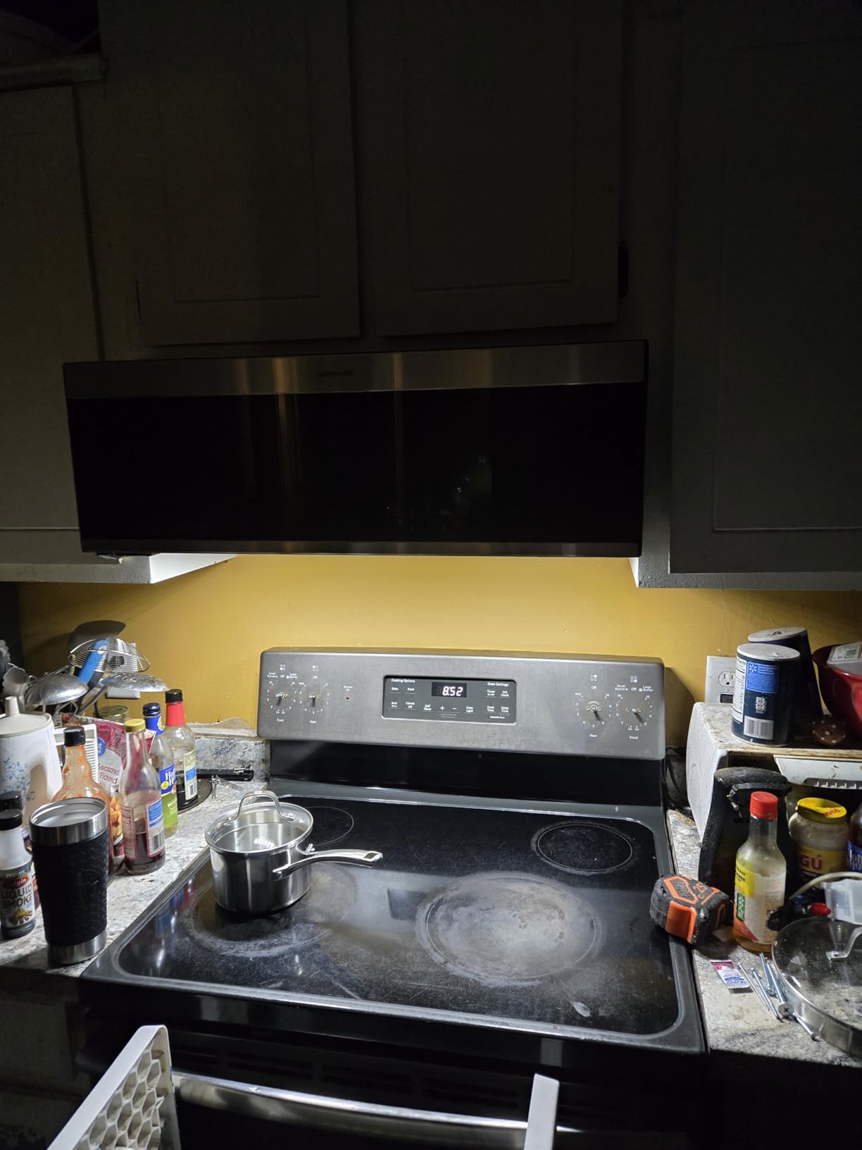 Farberware 1.7 Cu. Ft. Over-the-Range Microwave Oven - 1000 Watts Power, Auto Cook Settings, Defrost, Easy Clean and Child Safety Lock - Stainless customer photo 2