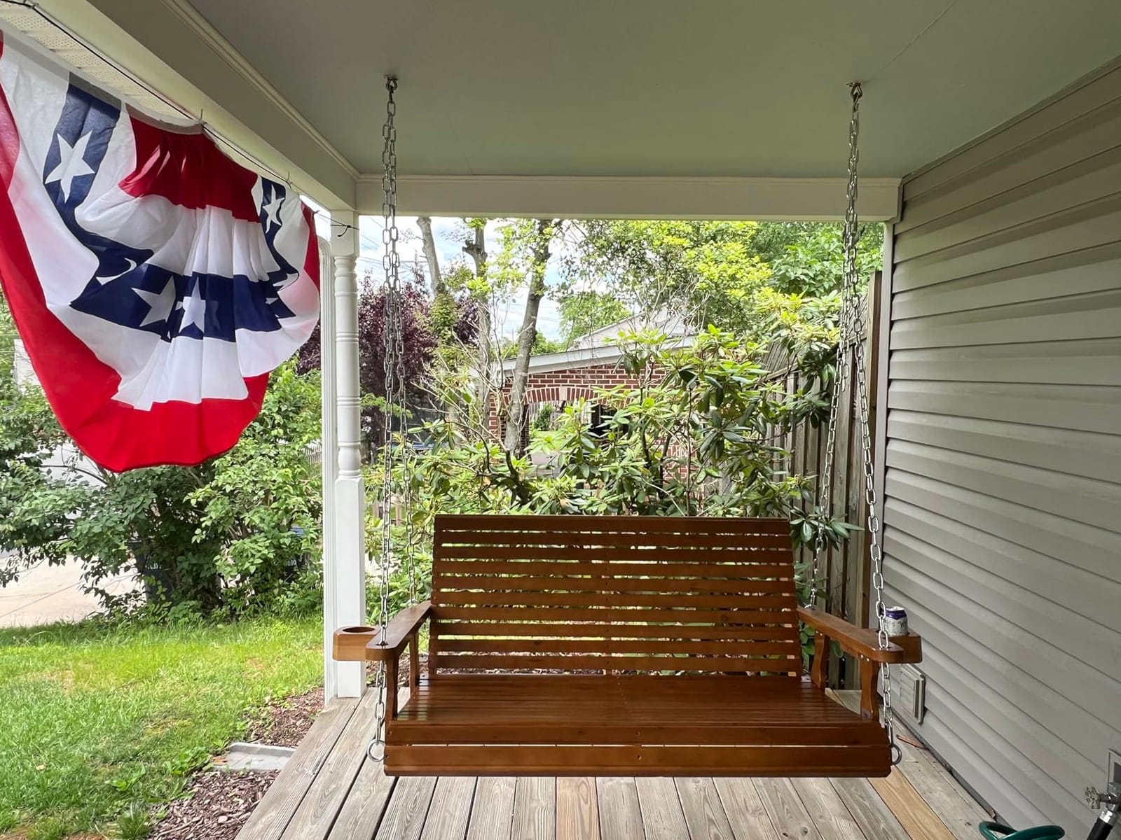 VINGLI XL 4 FT Pro Wooden Porch Swing with Cup Holders, 880 LBS, Rustic | Heavy-Duty Wood Frame; 880-Lb Capacity; Cup Holders Included; Hanging Chains Included; Ideal For Yard, Lawn, And Garden customer photo 2
