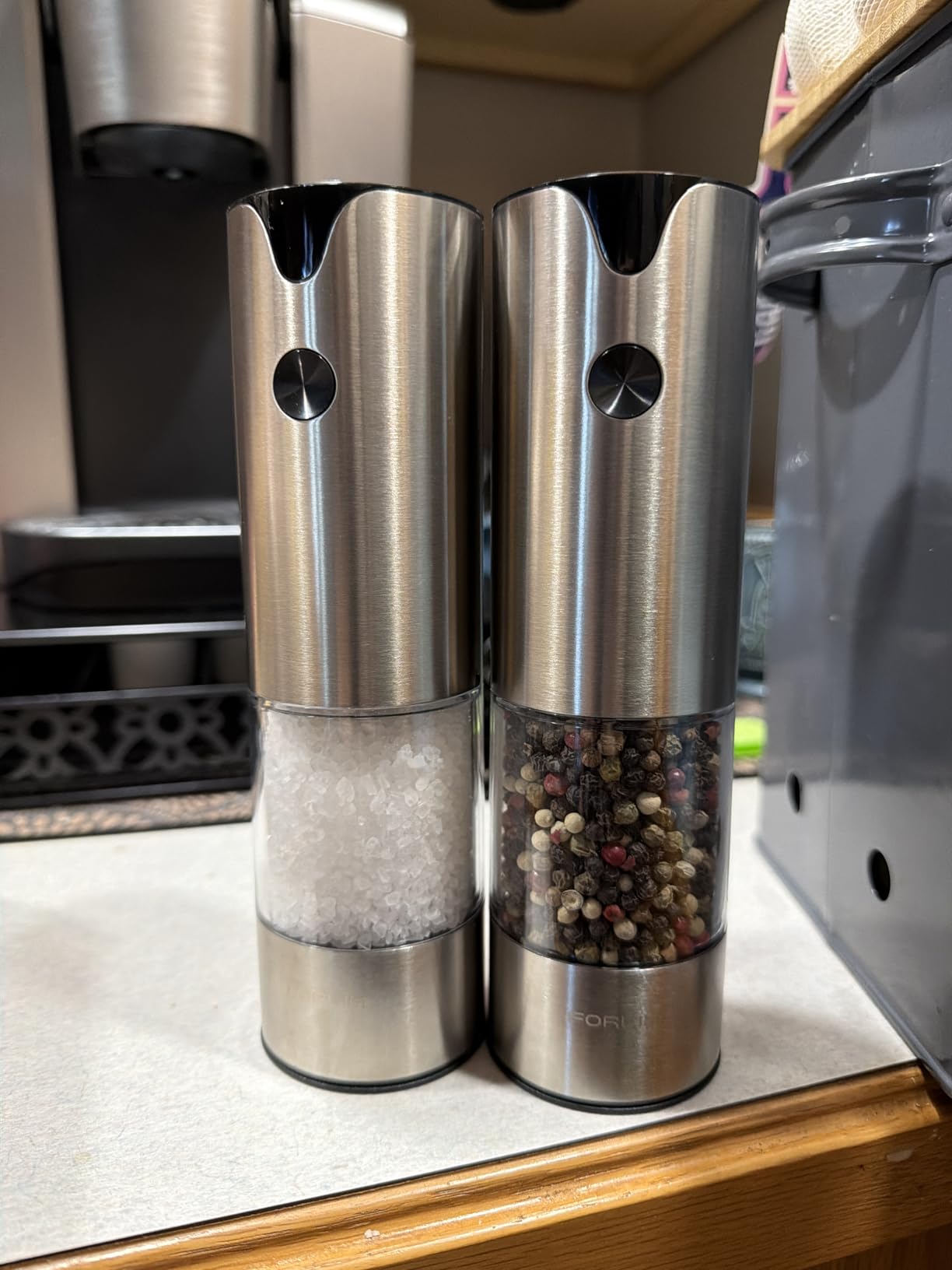 FORLIM Electric Salt & Pepper Grinder Set, Rechargeable 2 Pack, Dual Black | One-Hand Control for Home Cooks, BBQ, Meal Prep and Dining; 3.38 oz Removable Clear Cups, White LED, 7 Settings, Ceramic Core customer photo 2