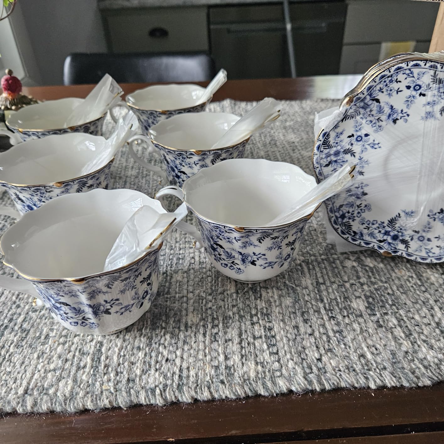 TATSUMI Country Roses 18 Pieces Bone China Tea Cup And Saucer Set, English Vintage Tea Cups Of 6 For Women And Tea Party Sets (QH, 6 SETS) customer photo 2