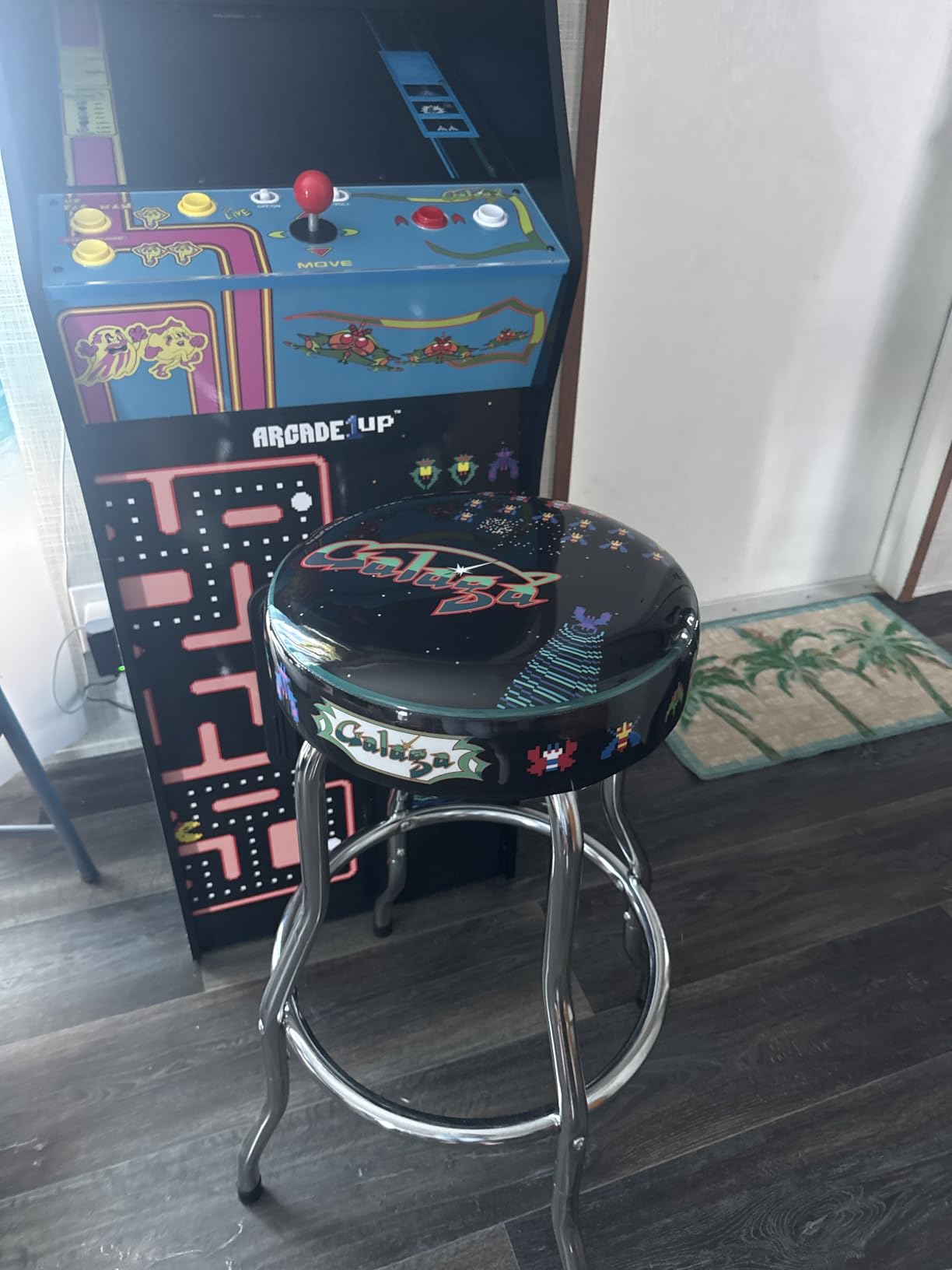 ARCADE1UP Officially Licensed Adjustable Stool with Chrome-Plated Steel Frame and High-Density Foam Padding for Supreme Gaming Comfort (Galaga) customer photo 1