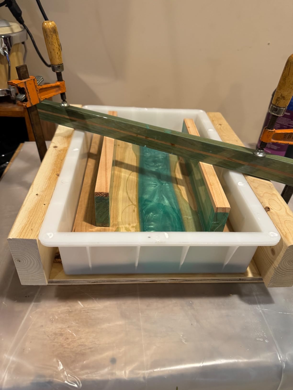 2Pcs Extra Large Reusable Epoxy Resin Table Mold 15.7x9.8x3 inch 11.4x7.5x2 inch Rectangles Epoxy Resin Molds for River Table, Coffee Side Table, Cutting Board, Charcuterie Board, Art Panel customer photo 1