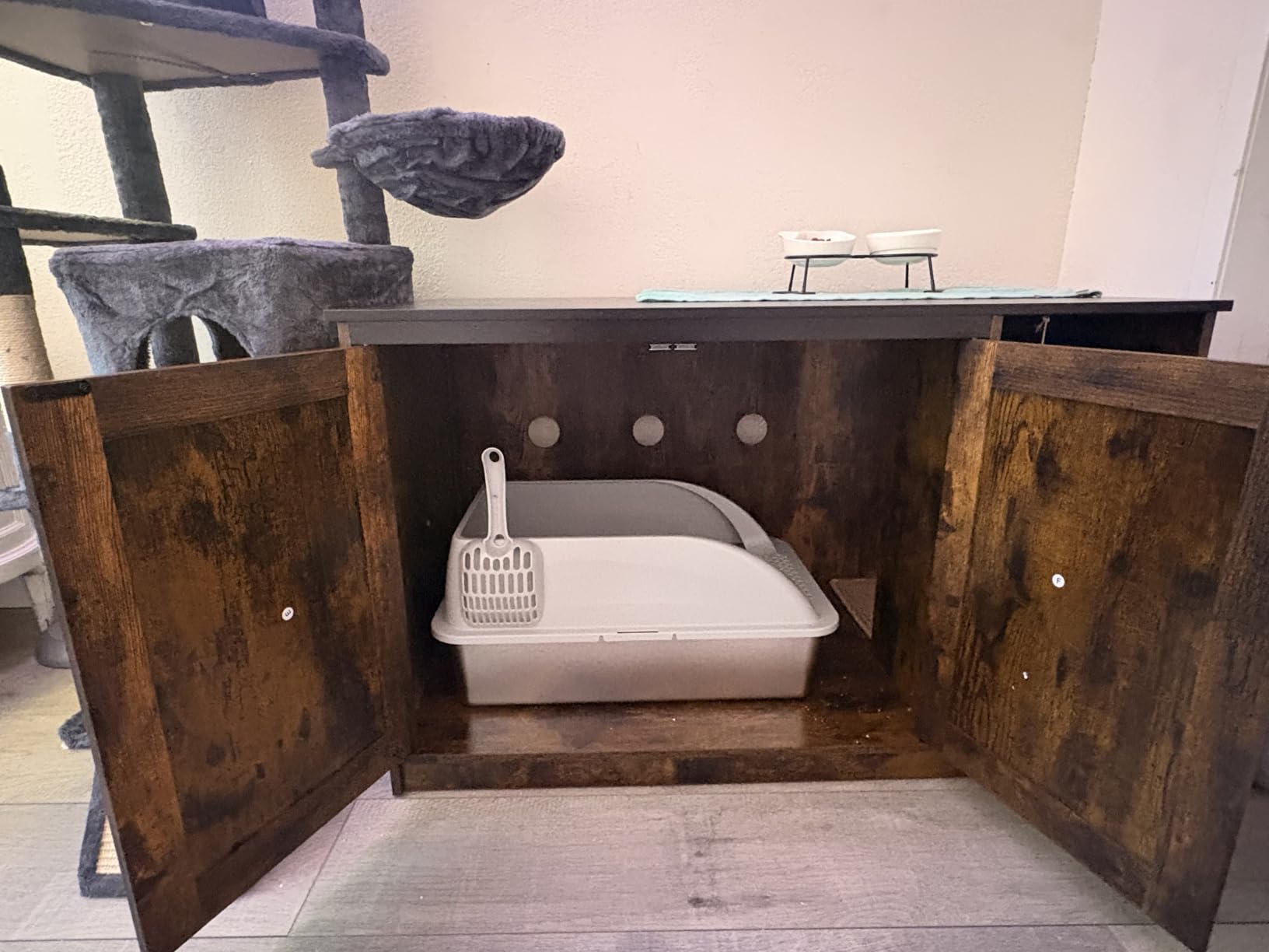 Hzuaneri Cat Litter Box Enclosure, Hidden Litter Box Cabinet Furniture | Indoor Cat House with Bell, Farmhouse Style, 31.5 x 19.7 x 20.9 Inches, for Hallway, Bedroom, Rustic Brown and White CB82414X customer photo 1