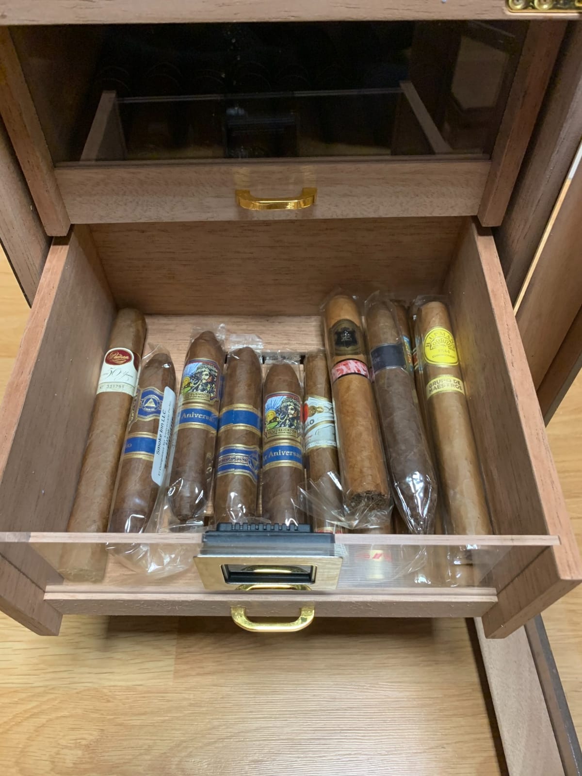 Woodronic Cigar Humidor Cabinet | LED Light, Spanish Cedar Lining customer photo 2