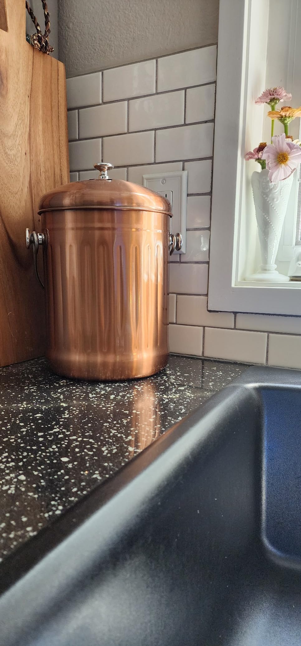 ENLOY Compost Bucket for Kitchen Countertop, 1.3 Gallon Stainless Steel Compost Bin Indoor with Lid, Odorless Food Waste Bucket with Charcoal Filter, Compost Pail for Kitchen with Carrying Handle customer photo 2