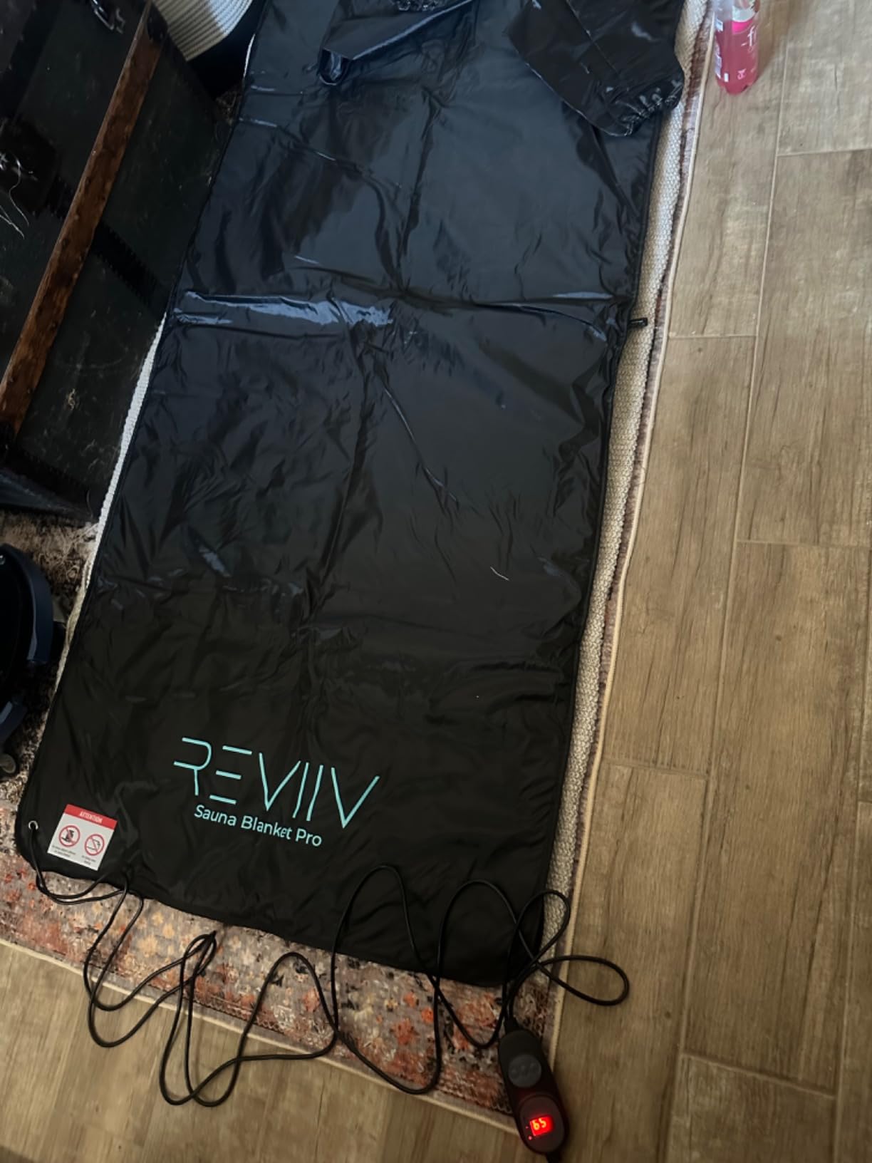 Portable Sauna Blanket with Arm Sleeves - v2.0 Improved Features! 6 ft x 3 ft Far Infrared Sauna Blanket for Detoxification with 10x Bonus Thermal Blankets - Saunas for Home, 113-176F customer photo 2