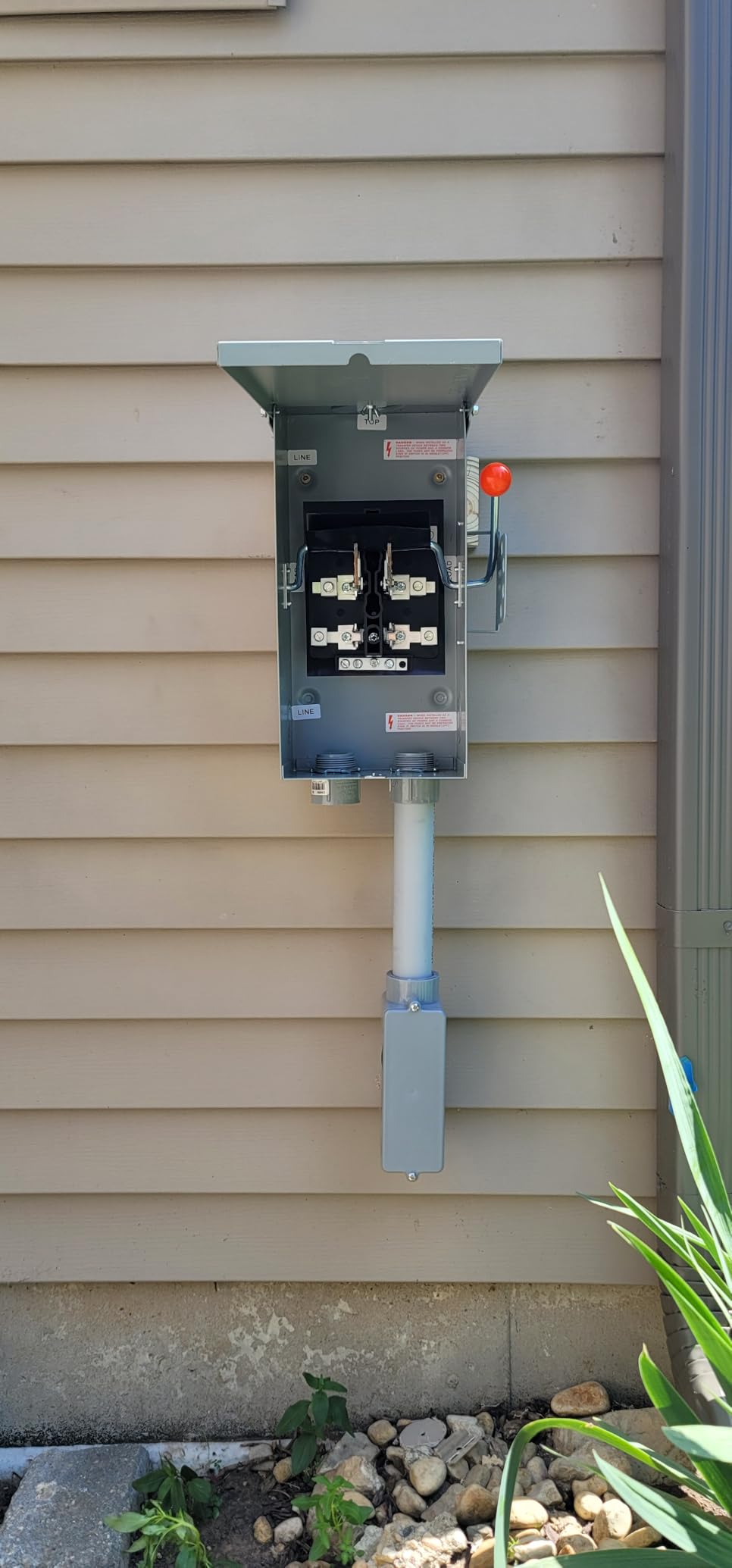 100A Generator Transfer Switch, 24000W Heavy Duty Double Throw Safety Switch, 120/240V Manual Transfer Switch, Stronger Stability, Enlarged NEMA 3R Enclosure for Outdoor, 10-Year Warranty customer photo 1
