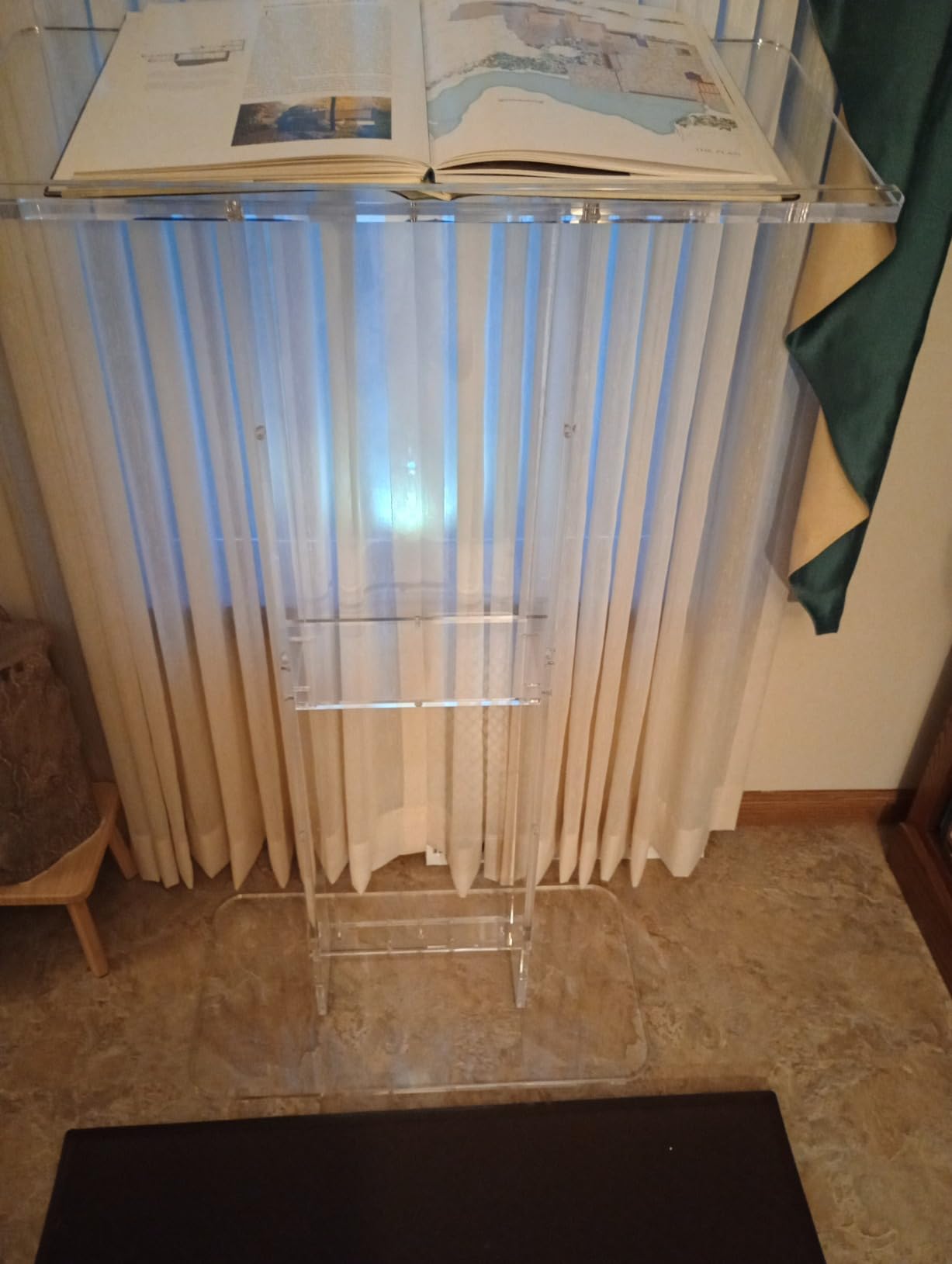 VEVOR Acrylic Podium, 47