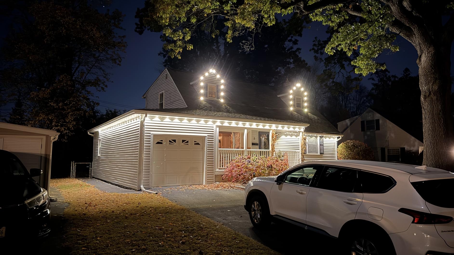 Govee Permanent Outdoor Lights 2, 100ft RGBIC Outdoor Lights with 16 Million Colors, IP67 Waterproof, 100 Scene Modes for Outdoor & Patio Area, Works with Alexa, Google Assistant, White customer photo 1