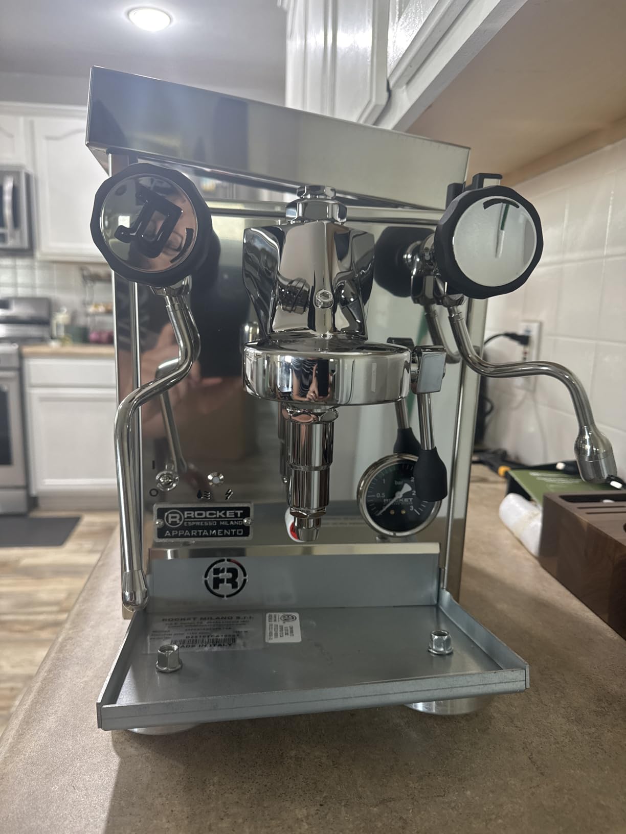 Rocket Espresso Appartamento TCA Espresso Machine (Black/Black) | Semi-automatic prosumer espresso machine | RGB LED Indicator | 30-min ECO Mode | V12 Design (0.9-1.2 BAR) customer photo 1