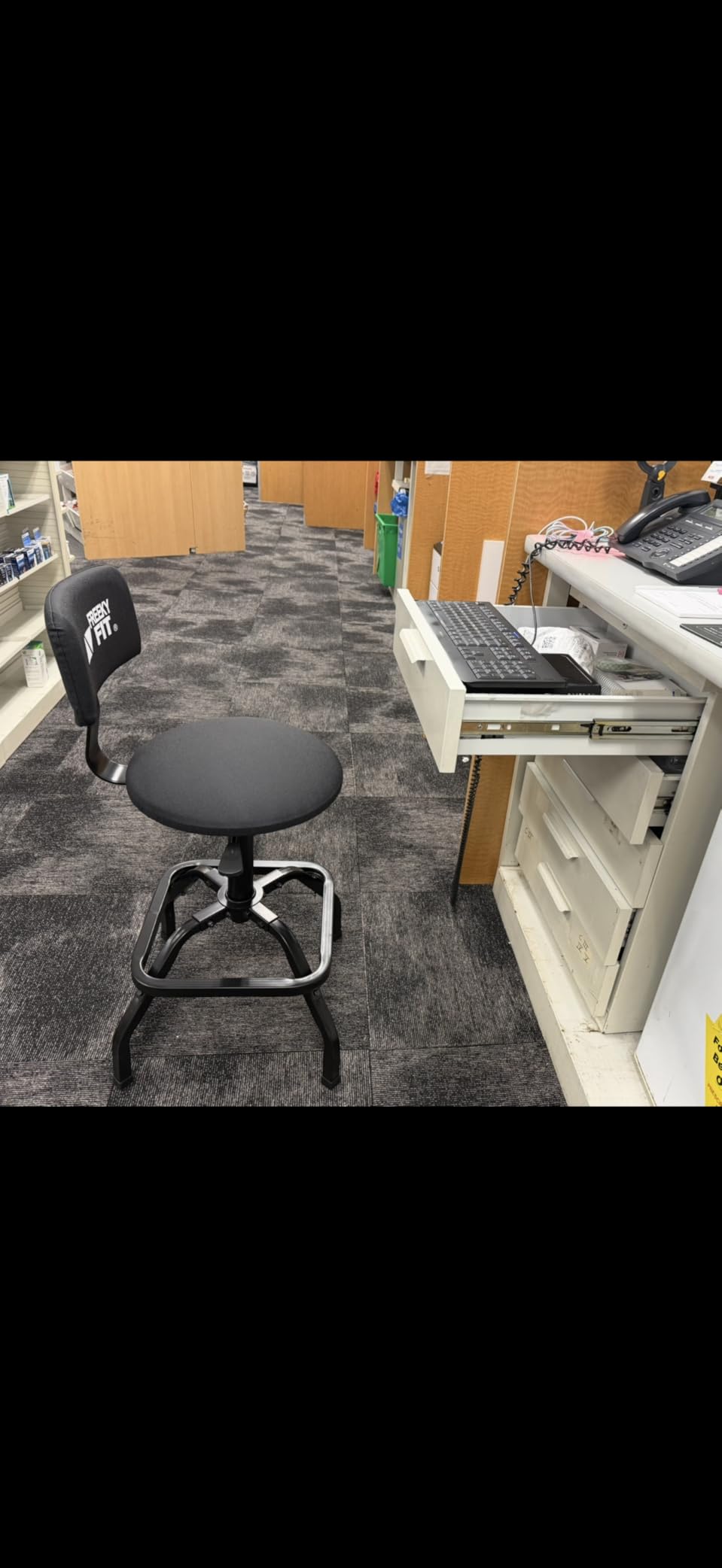 Shop Stool with Backrest, Mechanic Garage Stool for Workshop, Adjustable Shop Stools Chair, Padded Workbench Stools for Men Women, 300 LBS Capacity, 360 Swivel PVC Seat, Heavy Duty, Black customer photo 2