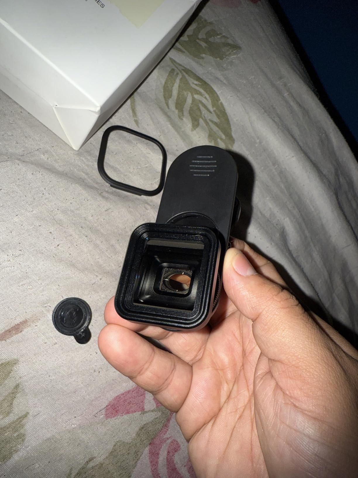 Andoer Anamorphic Movie Lens 1.55X - Universal Lens Clips & Carry Bag - Compatible with iPhone 15/14/13/12/11 customer photo 2