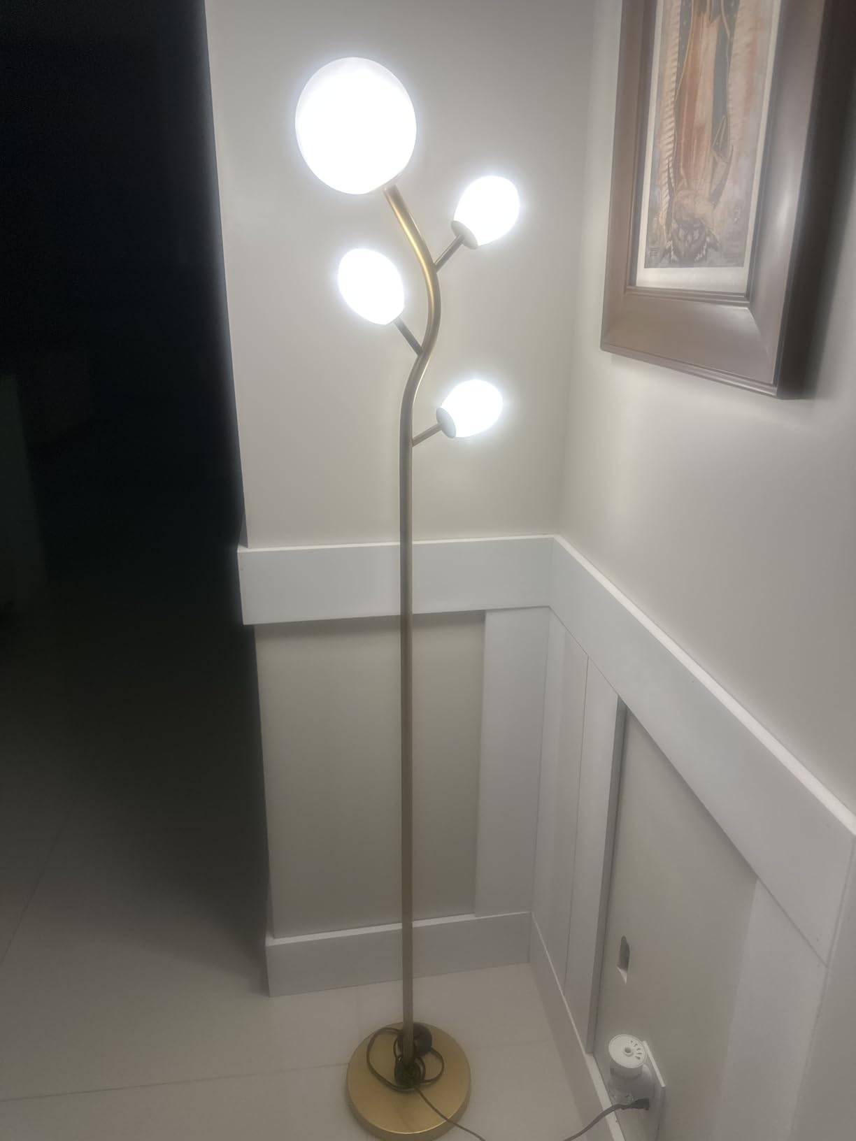 Fiqevs 4 Globe Floor Lamp for Living Room, Mid Modern Standing Tree Lamp | 3000K Warm Light, 4 LED Bulbs Included, Sphere Ball Frosted Glass Shade Tall Lamp for Bedroom/Office, Antique Brass/Gold customer photo 1