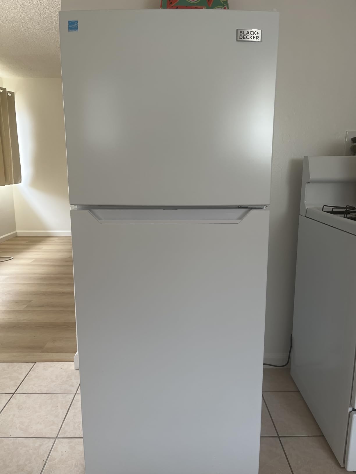 BLACK+DECKER 12.1 Cu. Ft. Top Mount Refrigerator, BR1210HS, Stainless Look | 2 Door Refrigerator with Top Freezer and Adjustable Temperature Control, Full Size for Homes and Apartments, Energy Star customer photo 1
