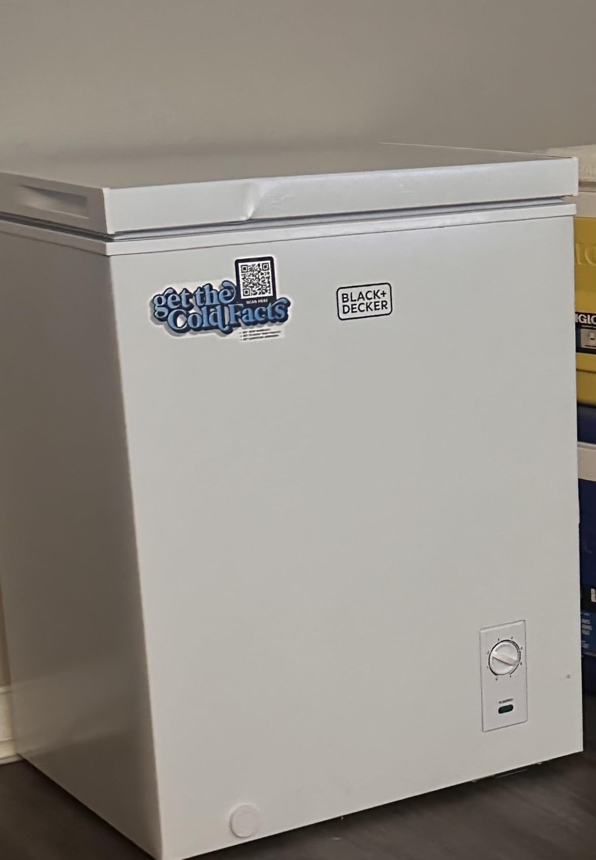 BLACK+DECKER 19.8 Cu. Ft. Chest Freezer, R600a Refrigerant, BCF1980E, White | Deep Freezer with Top Opening, Chest with 2 Removable Storage Baskets, Mechanical Temperature Control, Manual Defrost customer photo 1