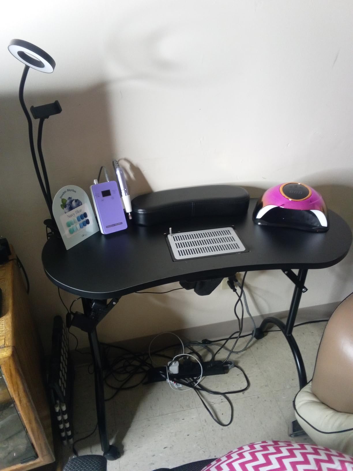 Faquenc Nail Table with Nail Dust Collector, Portable Nail Desk Rolling Manicure Table for Nail Tech Travel Nail Station Professional Foldable Nail Salon Table with Vacuum, Arm Rest, Lockable Wheels, Bag customer photo 1