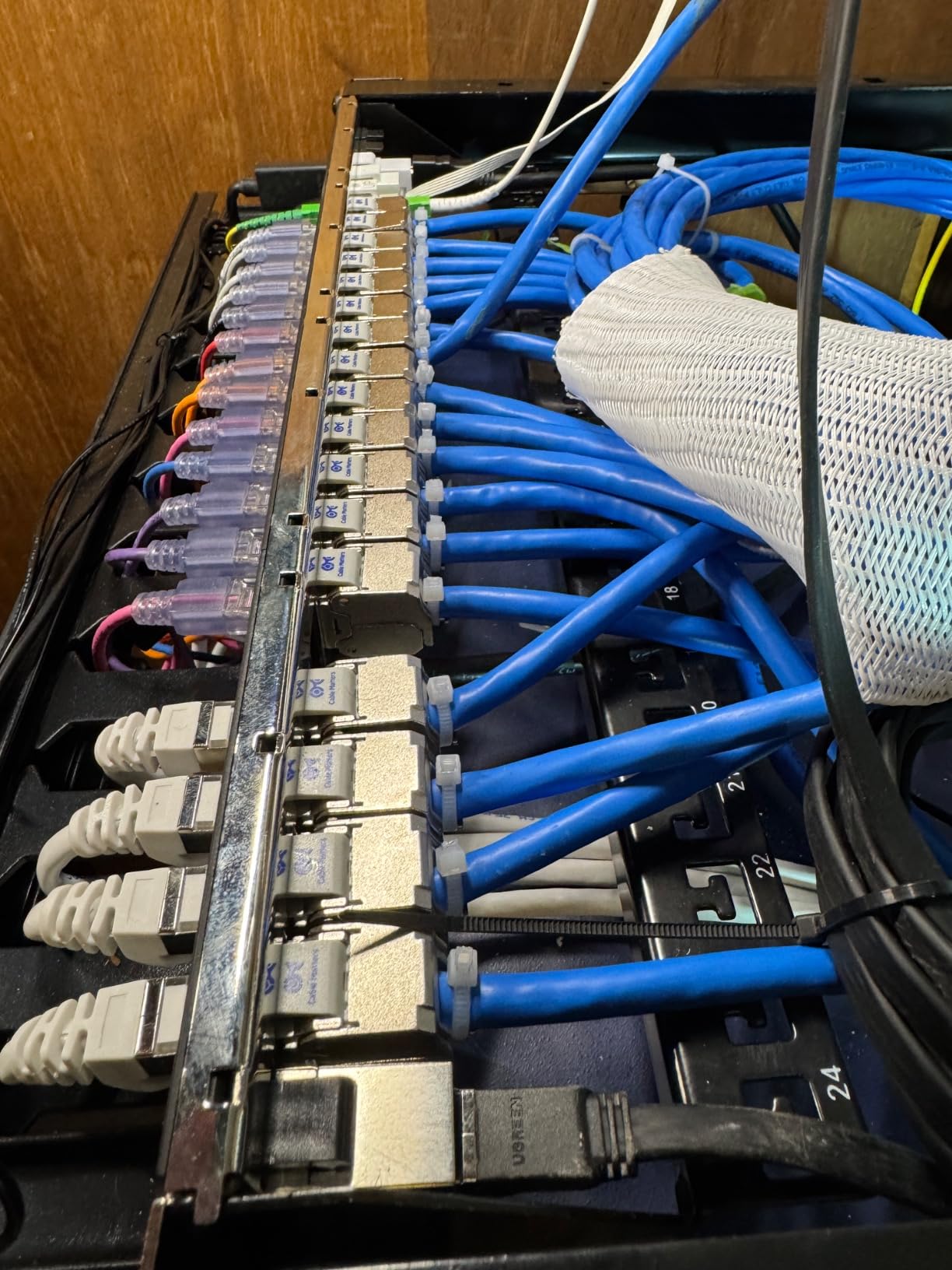 Cable Matters 10Gbps 1U 24-Port Cat6A Ethernet Patch Panel | 19-Inch, Inline Keystone, Cable Management Bar, Rackmount or Wall Mount RJ45 Patch Panel customer photo 1