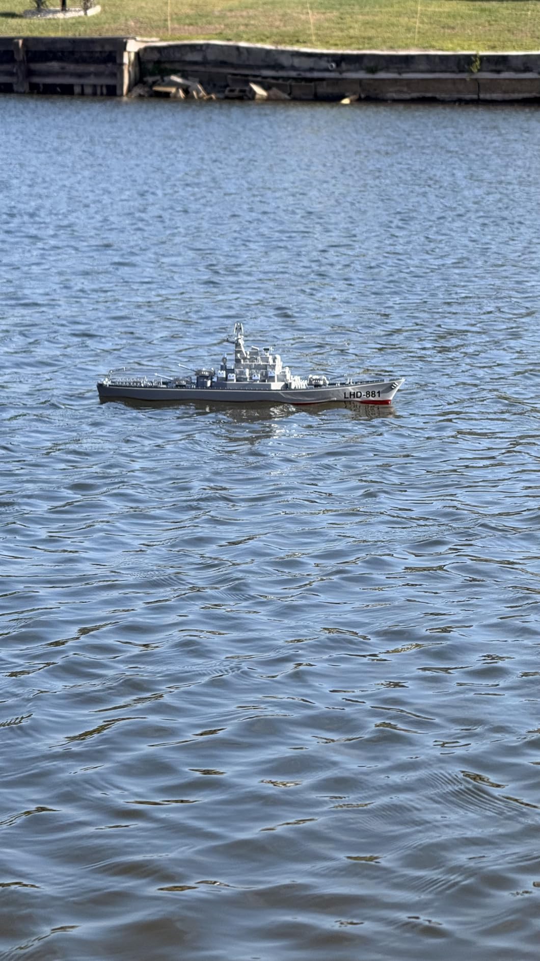 GoolRC Remote Control Warship RC Military Battleship, 1:390 Scale Remote Control Boat for Lakes and Rivers, 2.4GHz RC Armed Cruiser Boat Model with Low Battery Alarm and 2 Batteries for Adults customer photo 1