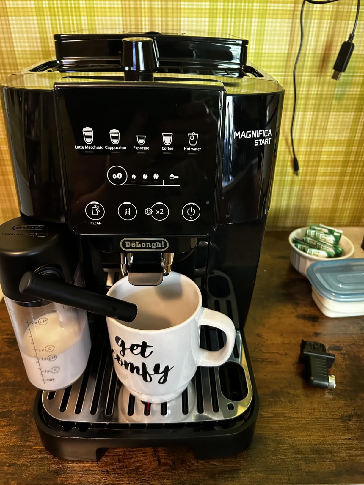 De'Longhi Magnifica Start Automatic Espresso Machine, Milk Frother, Black | #1 Worldwide Espresso Machine Maker, 5 One-Touch Recipes, Frother, Built-In Grinder, Easy to Clean customer photo 1