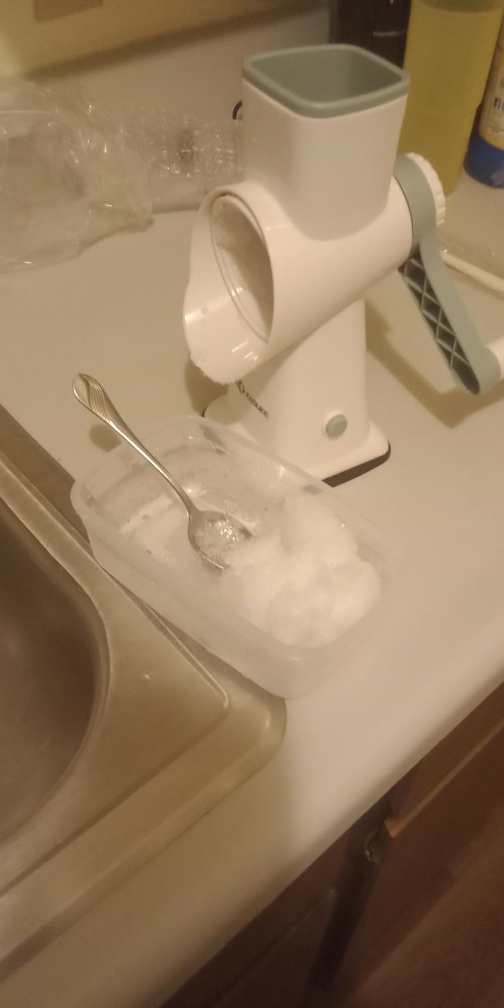 KEOUKE Rotary Ice Shaver Manual White - Stainless Steel Blade, Quick Labor-Saving Handle, Safe Stable Suction Base, Home Using Snow Cone Machine for All Ice Cubes customer photo 2