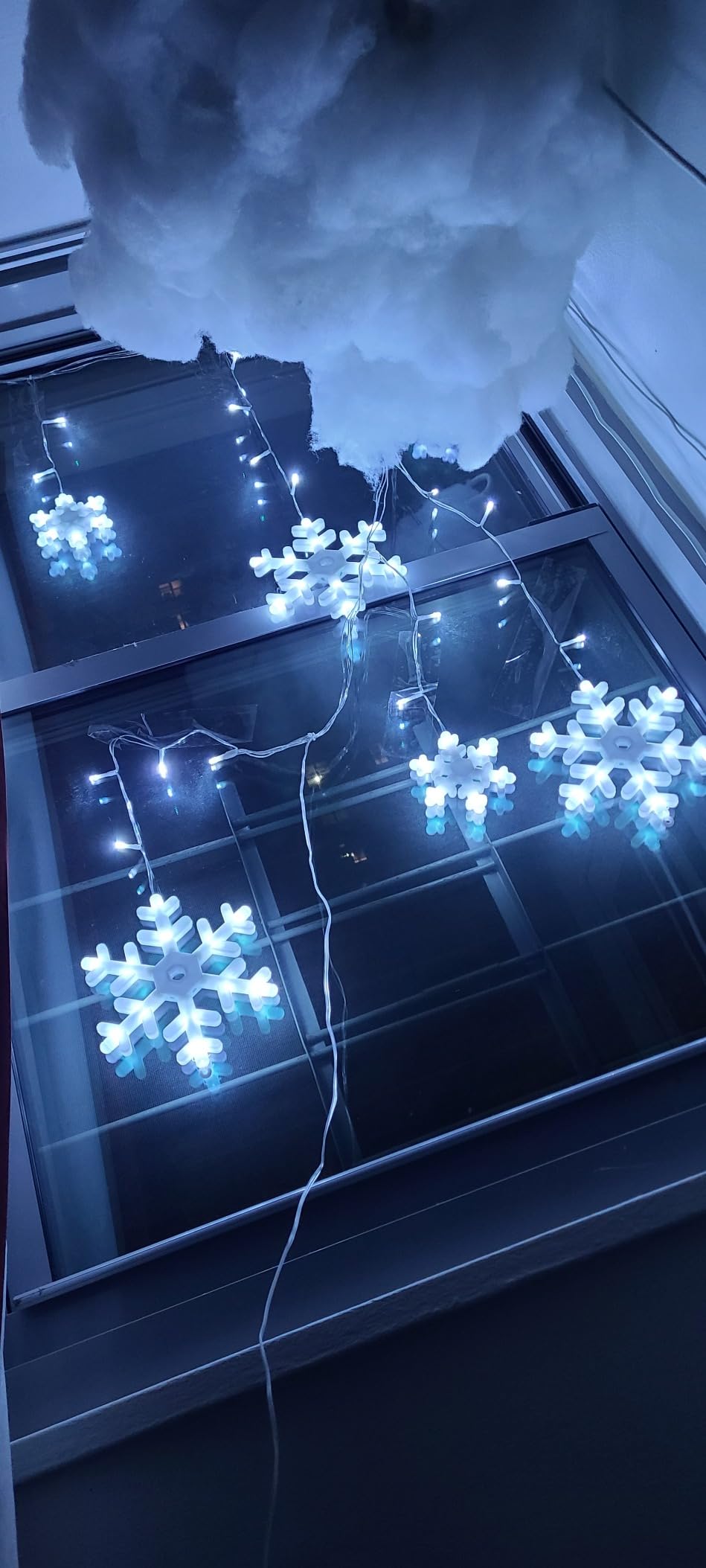 Brightown Christmas Snowflake Lights Outdoor - 13FT 192LED Snowflake String, 16 Drops, 12 Modes, Timer, IP65 Waterproof, Connectable Xmas Lights for Eaves Windows, Indoors & Outdoors customer photo 2