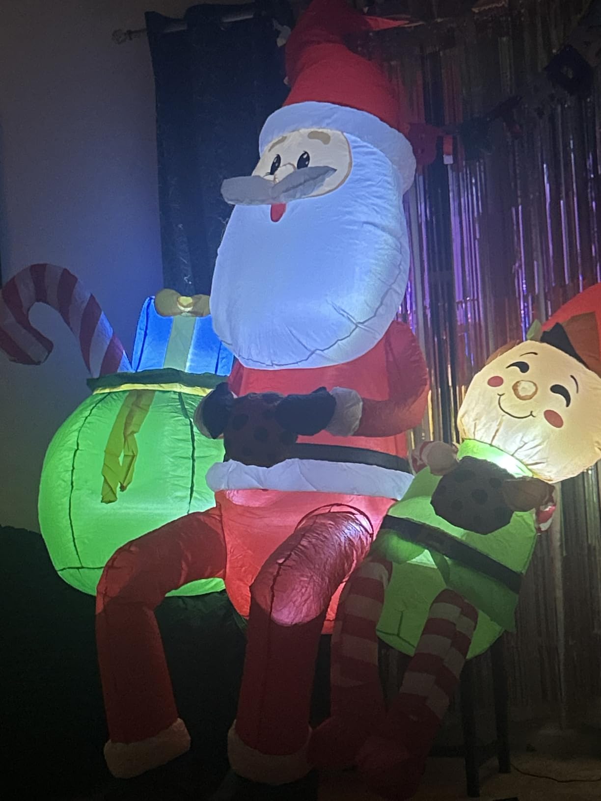 8FT Santa Claus Sitting on the Roof Christmas Inflatable Decoration with LED Lights, Suitable for Holiday Celebration Decorations in Courtyards, Lawns, Terraces customer photo 2