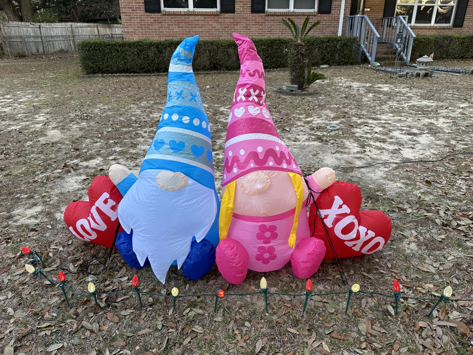 KOOY 5.5FT Mothers Day Inflatables Outdoor Decorations Valentine Day Blow up Yard Decoration Outdoor Inflatable Gnomes Love Heart with Light for Anniversary Valentine's Day Party Yard Décor customer photo 1